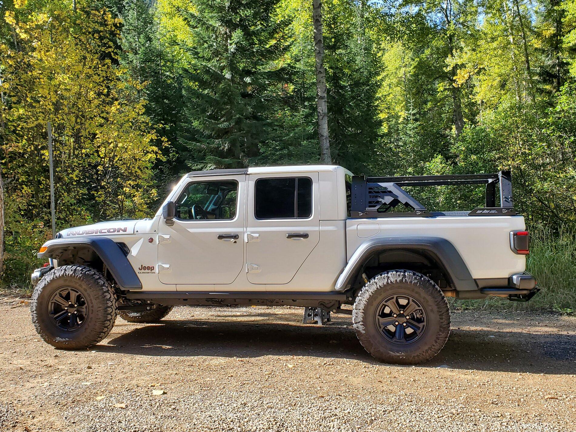 Jeep Gladiator BRIGHT WHITE Gladiator JT Club 2021-10-02 11.07.42