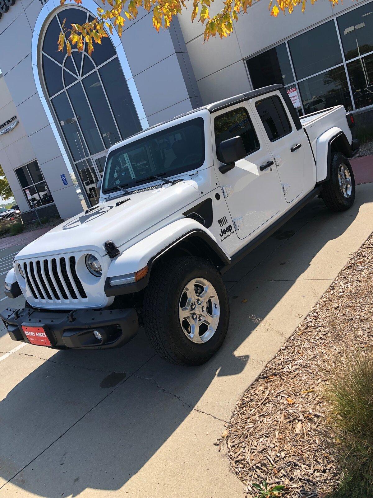 Jeep Gladiator BRIGHT WHITE Gladiator JT Club IMG_1818