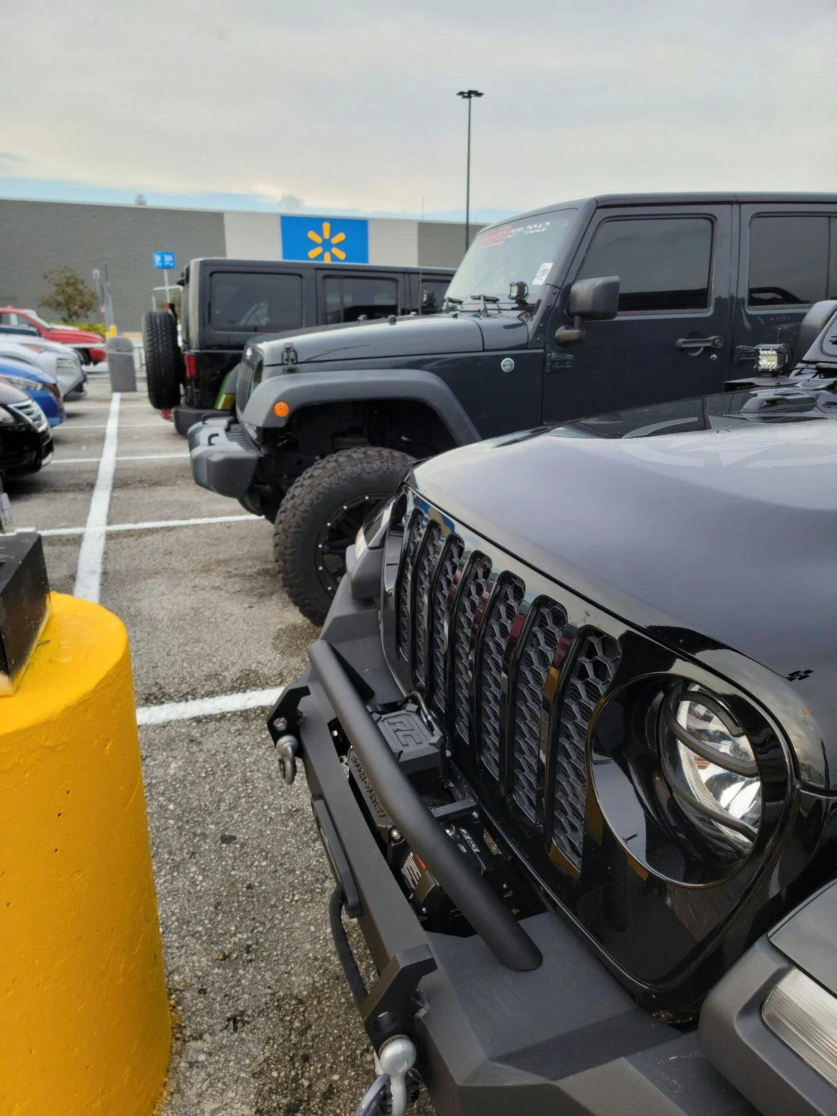 Jeep Gladiator Jeeps Parking Next To Jeeps 20211008_181713