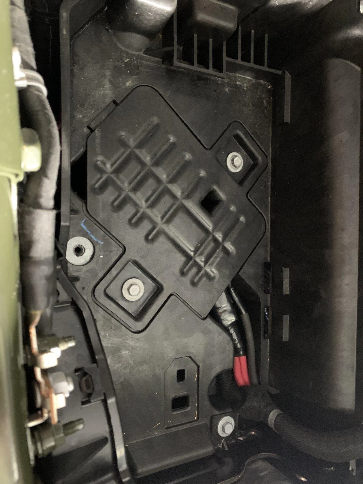 Jeep Gladiator Diesel auxiliary battery shots, placement & removal. 35F23371-2C8B-44BA-9AE1-AD56F57D6387