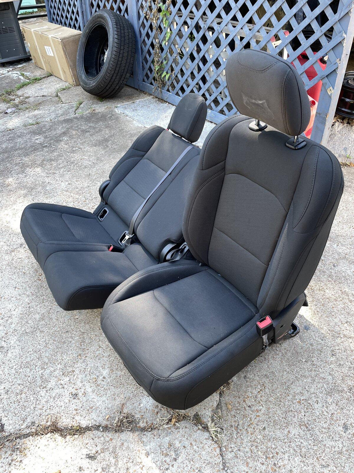 Jeep Gladiator Seats $375 obo 77EA457B-6A9C-4B26-841F-FFF4F8EBDE47
