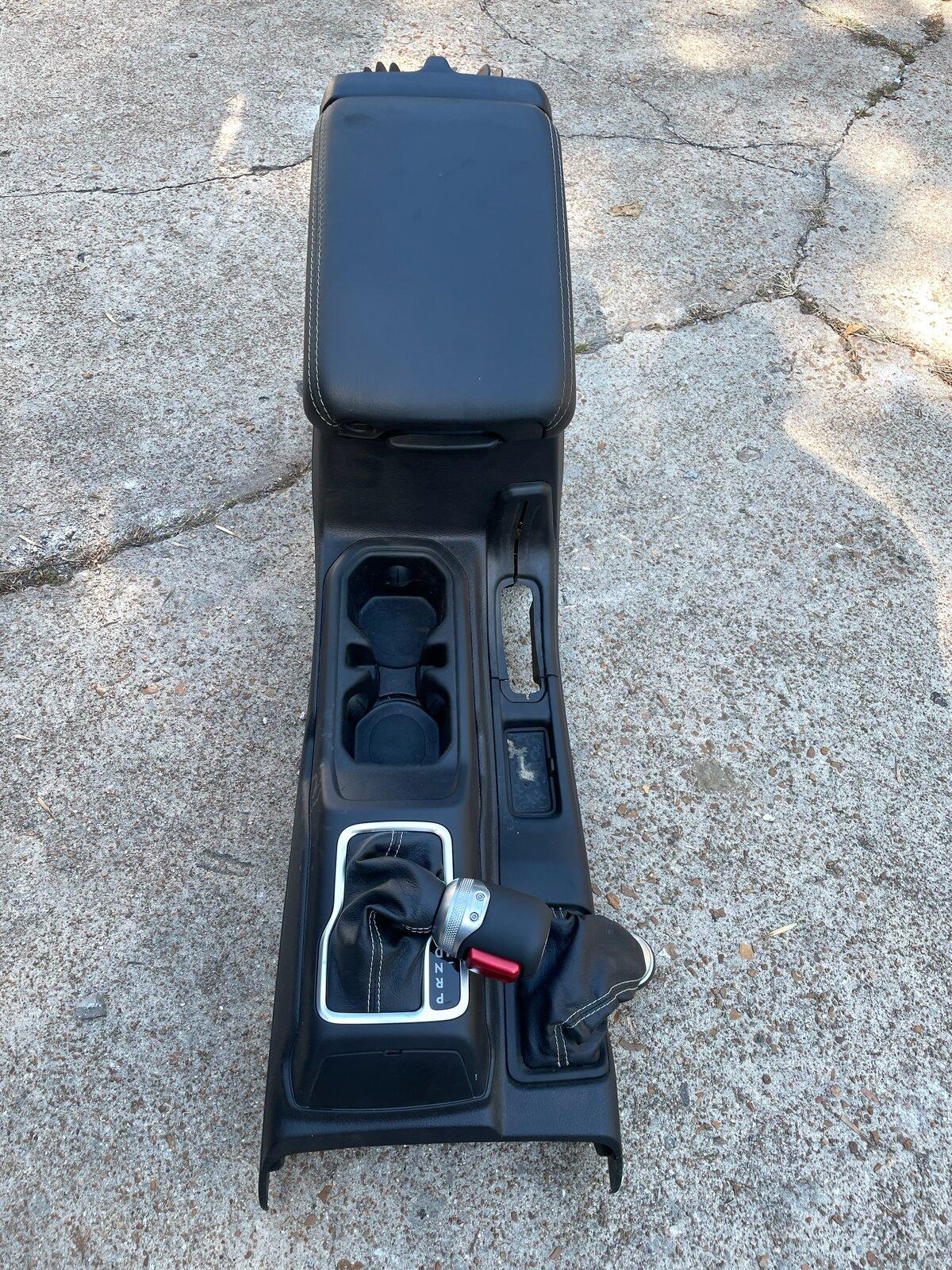 Jeep Gladiator Center console $150 obo FEEB9786-3E3D-4C0C-BD12-F01D279C7CDB