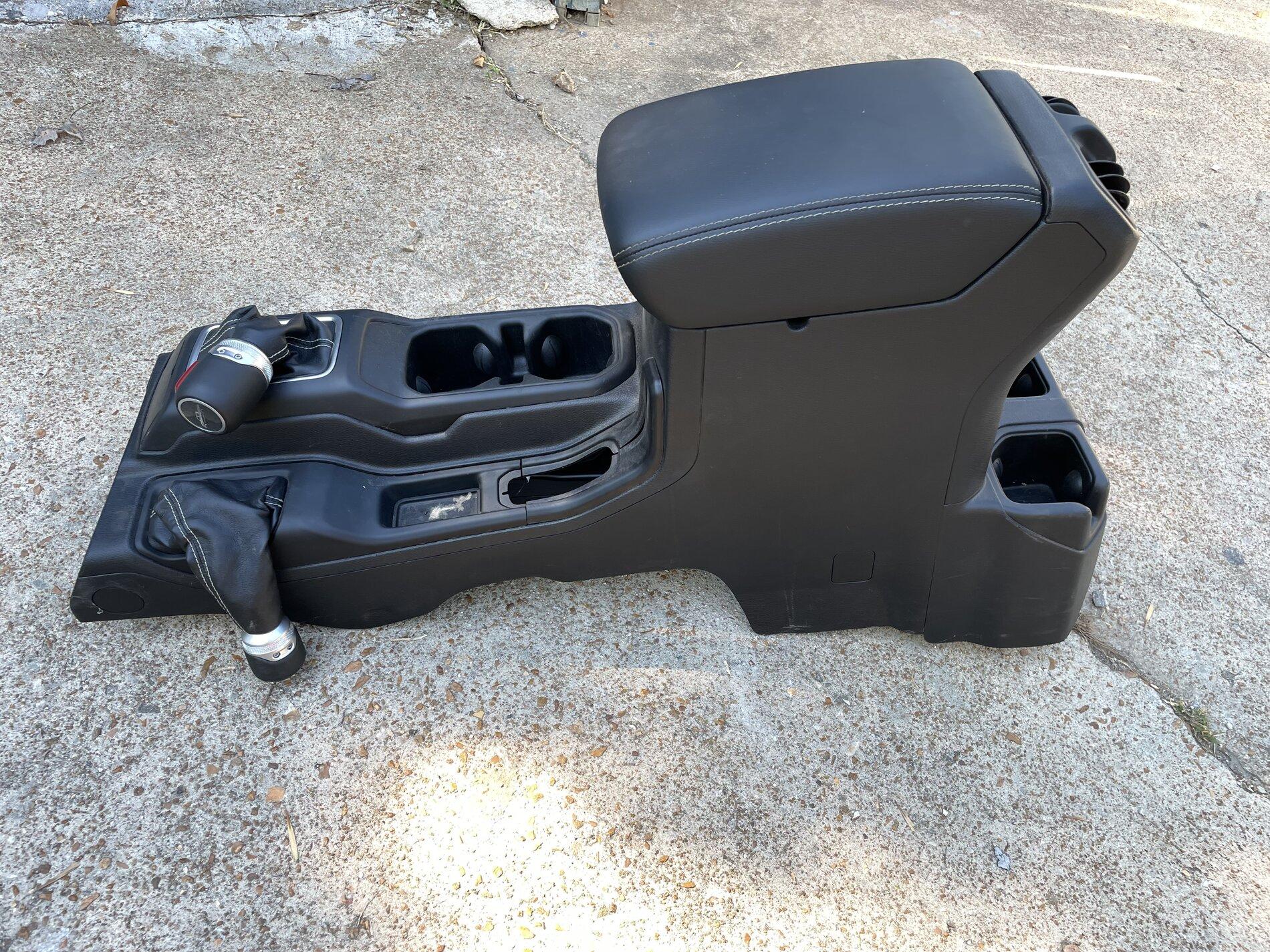 Jeep Gladiator Center console $150 obo E40D0FE5-DF1D-45D2-9024-02309DF1F321