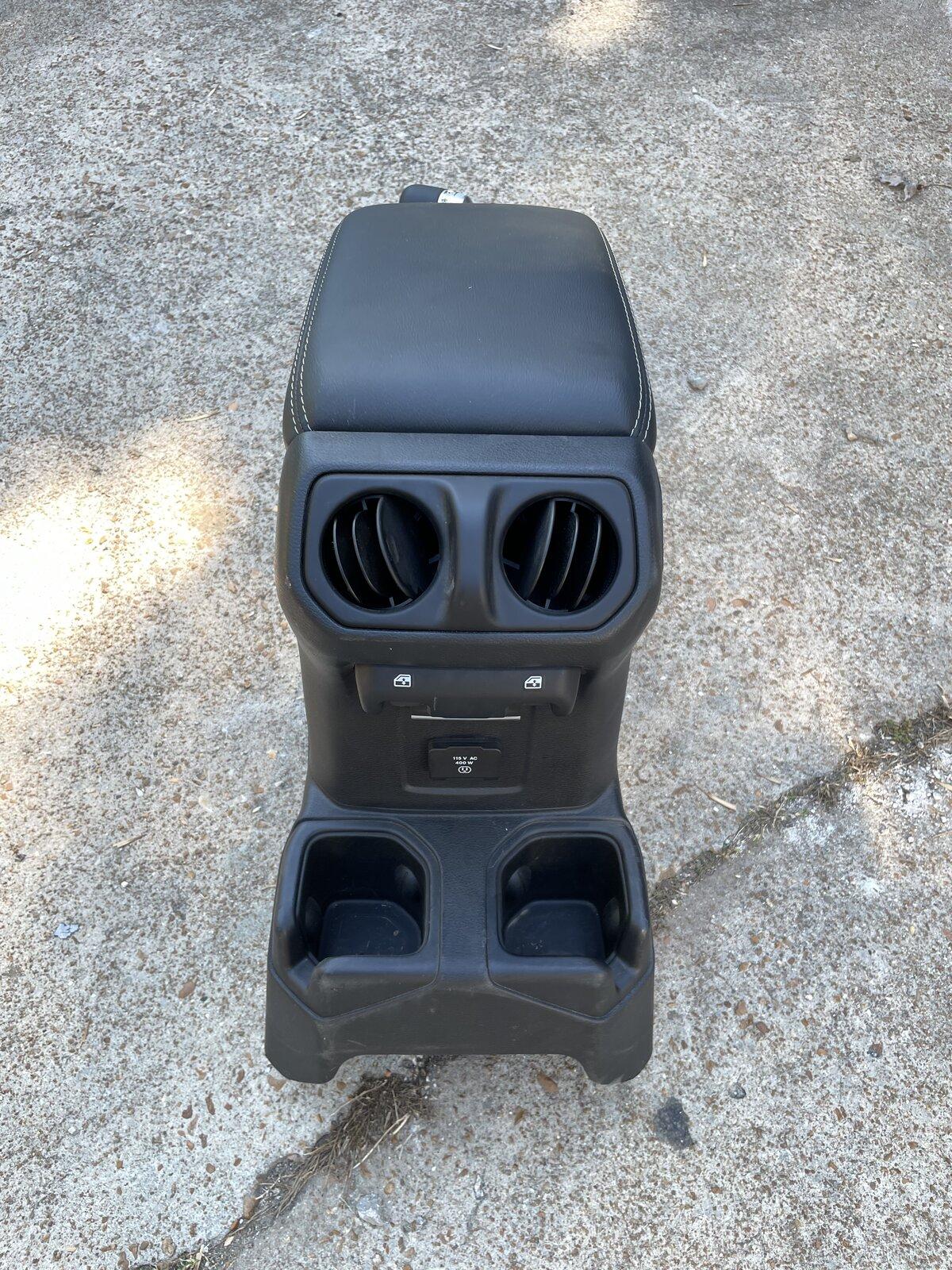Jeep Gladiator Center console $150 obo BD6DDB43-0DA4-41E5-B809-40F95637BB82