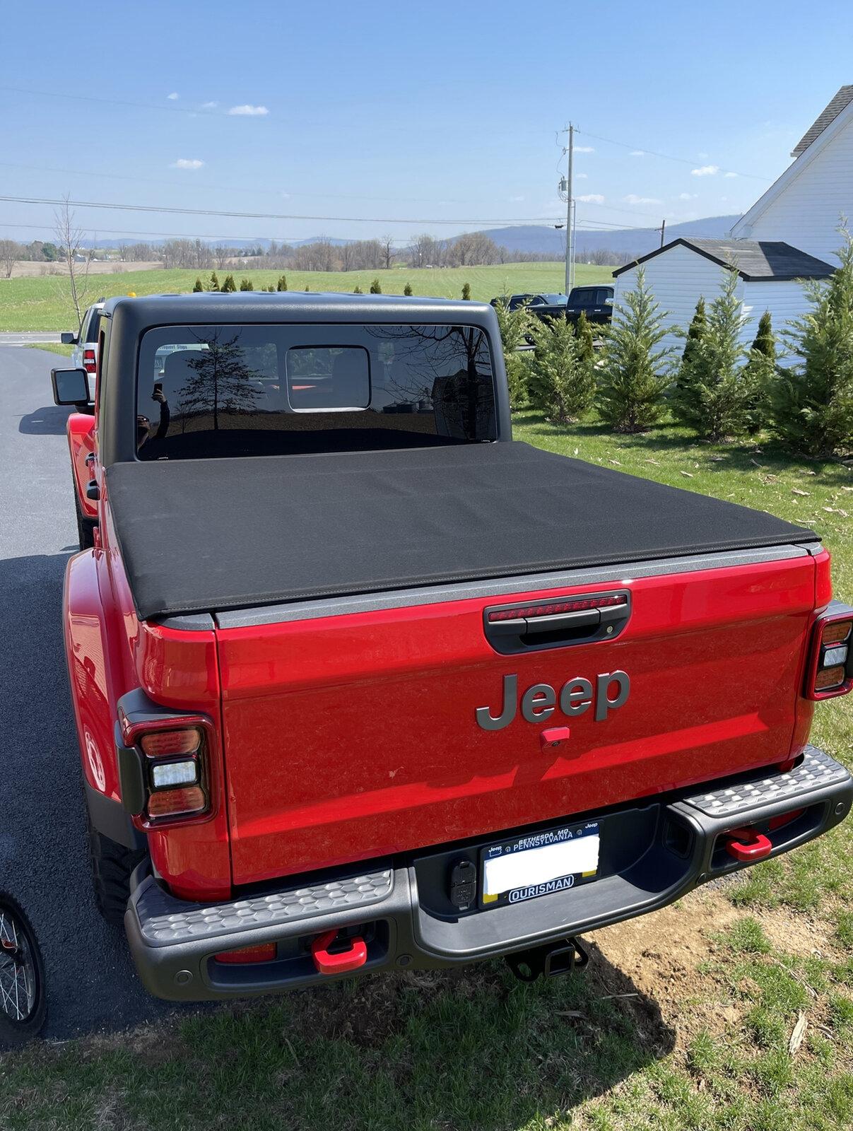 Jeep Gladiator FS: Mopar twill roll up tonneau bed cover 44136C55-675D-4433-AFD5-9E1606700F6B