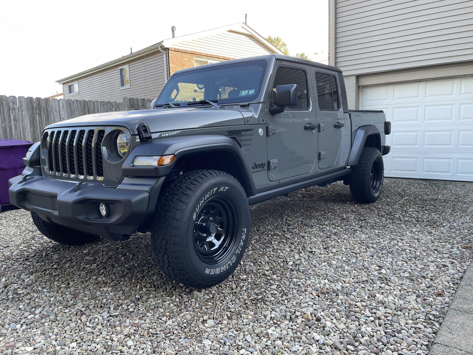 Jeep Gladiator 285/70r17s on stock wheels and no lift? (sport s) 7DF53727-4051-4882-9E4D-5A75EECE84FD