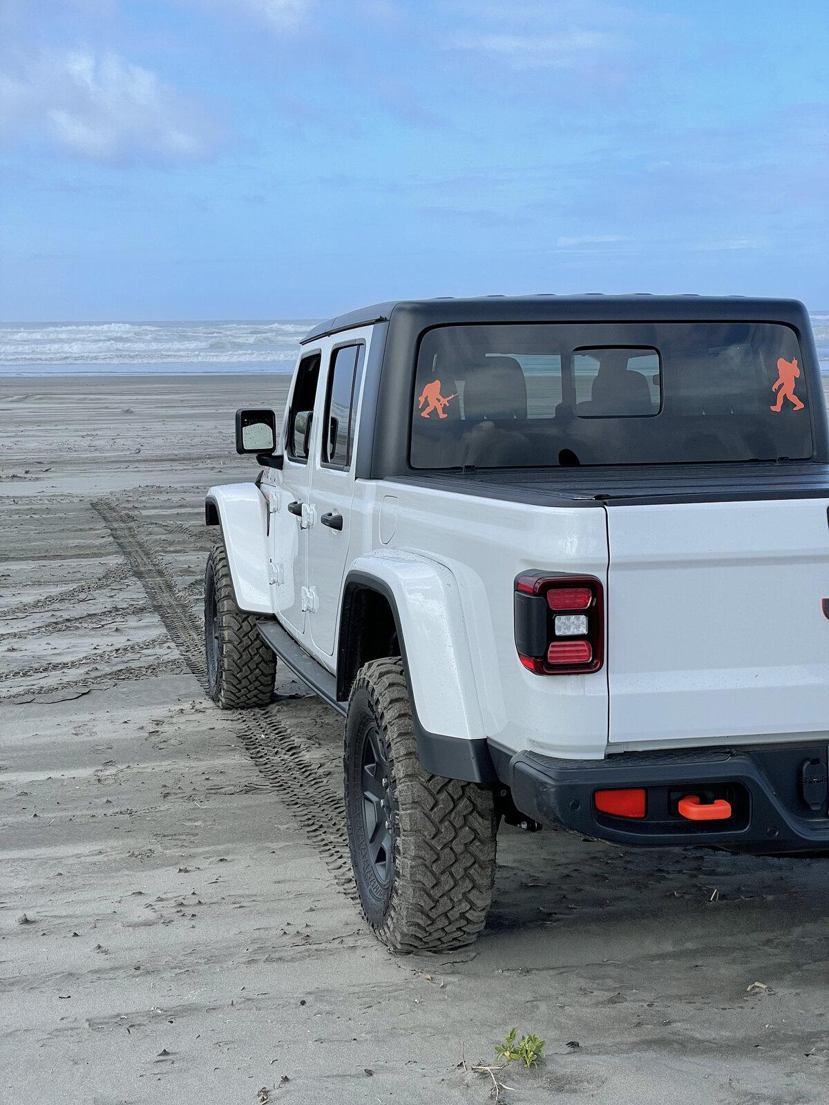 Jeep Gladiator BRIGHT WHITE Gladiator JT Club F65A1915-5E51-462C-8203-67AC3A1C8D9F