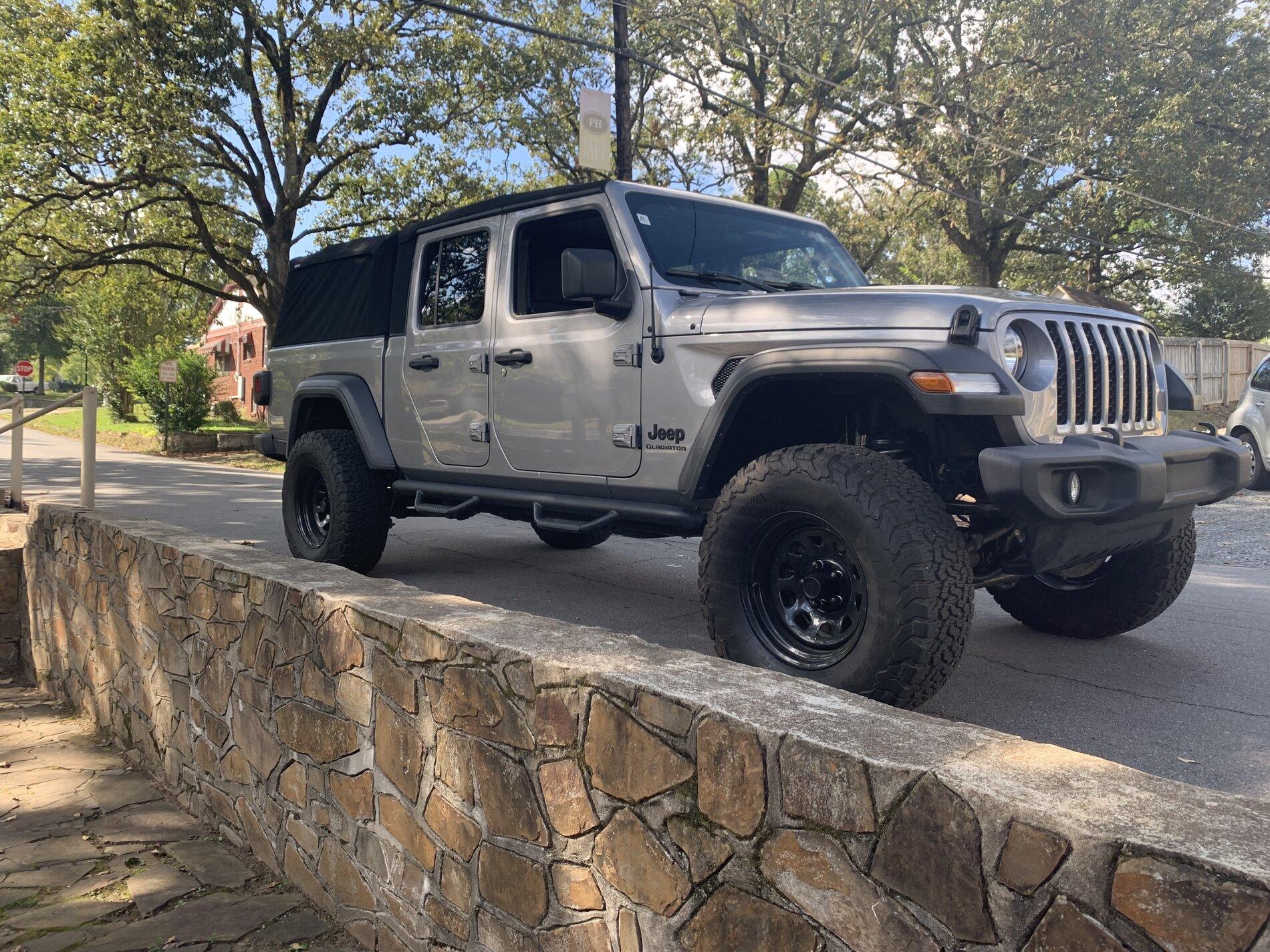 Jeep Gladiator Bestop teaser concept: folding soft cover / shell / topper for Gladiator bed IMG_0180.JPG
