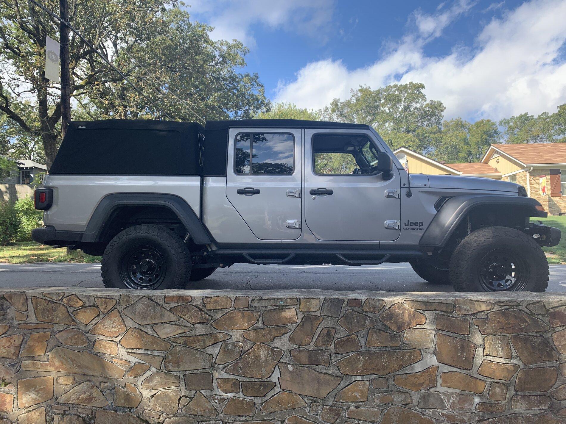 Jeep Gladiator Bestop teaser concept: folding soft cover / shell / topper for Gladiator bed IMG_0181.JPG