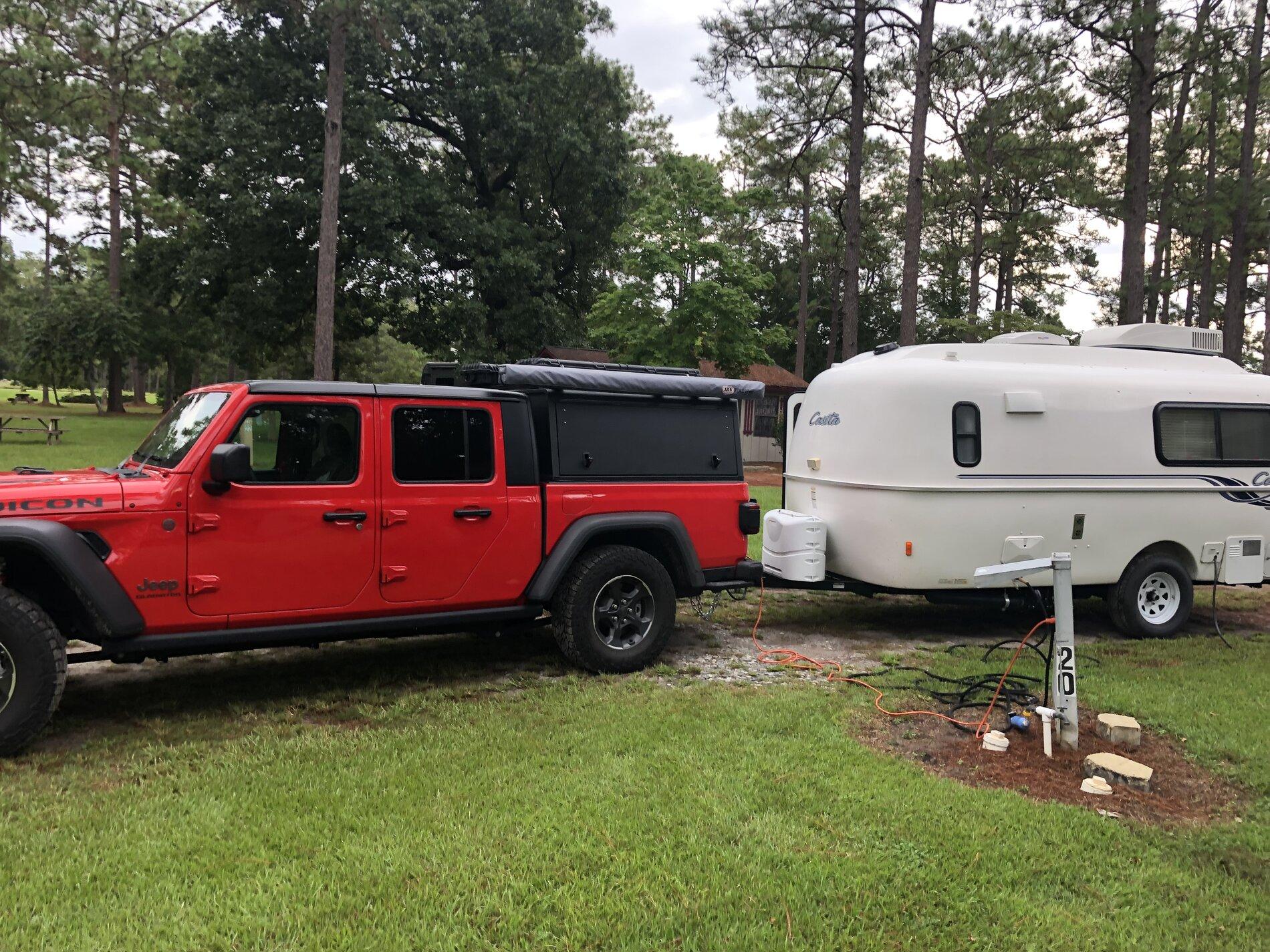 Jeep Gladiator RV Towing 65179554969__BD29C734-9323-4970-824B-7C690BCFF254