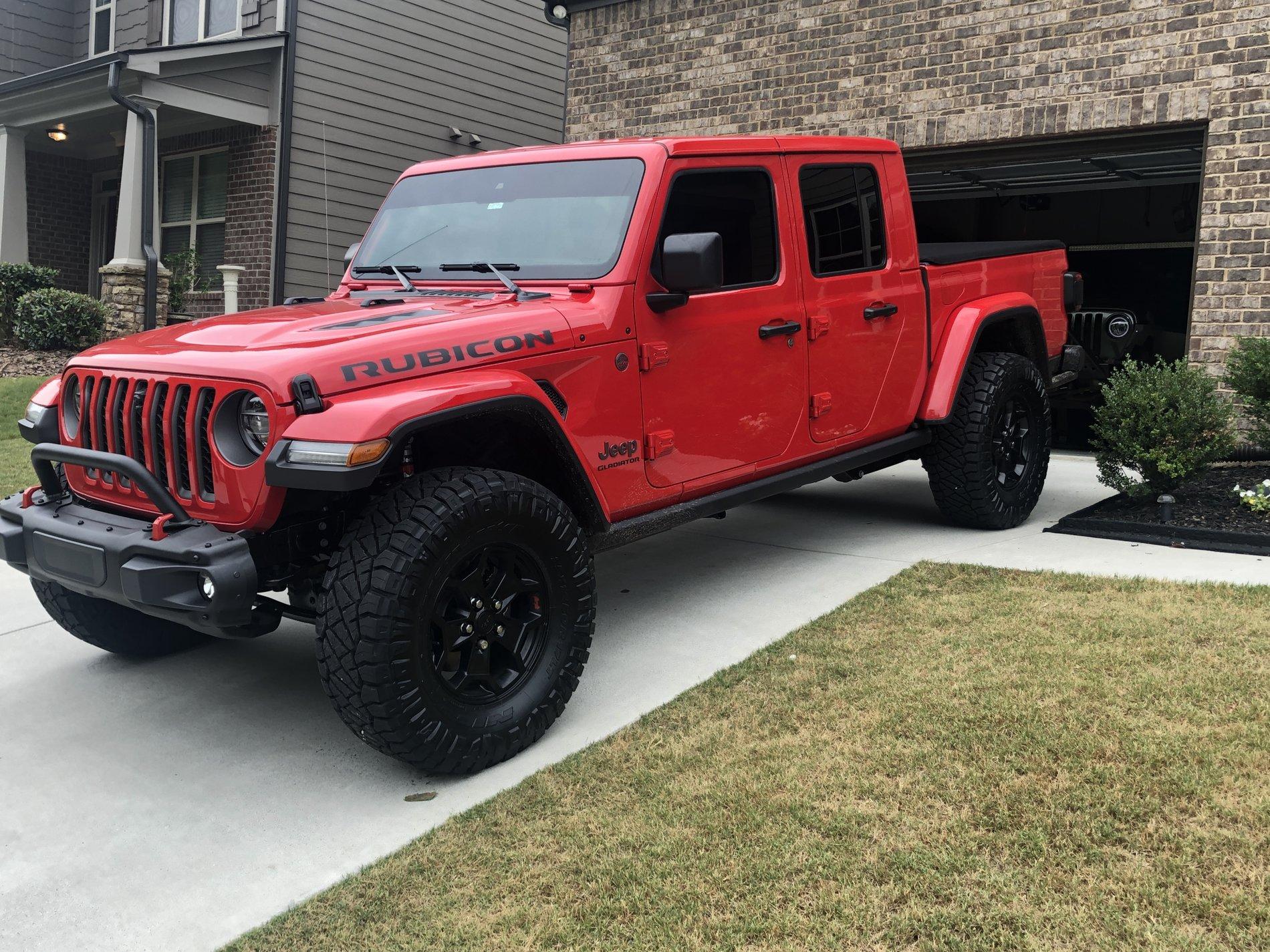 Jeep Gladiator FIRECRACKER RED Gladiator JT Club 5513AB1A-B986-4F6D-8E99-7ED58A53A0B8
