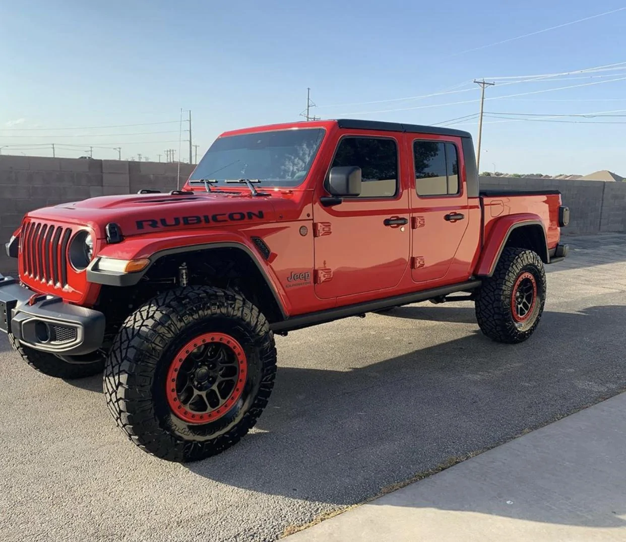 Jeep Gladiator FIRECRACKER RED Gladiator JT Club 15B2A1ED-CC52-4B5D-A97E-07BA6F9DE651