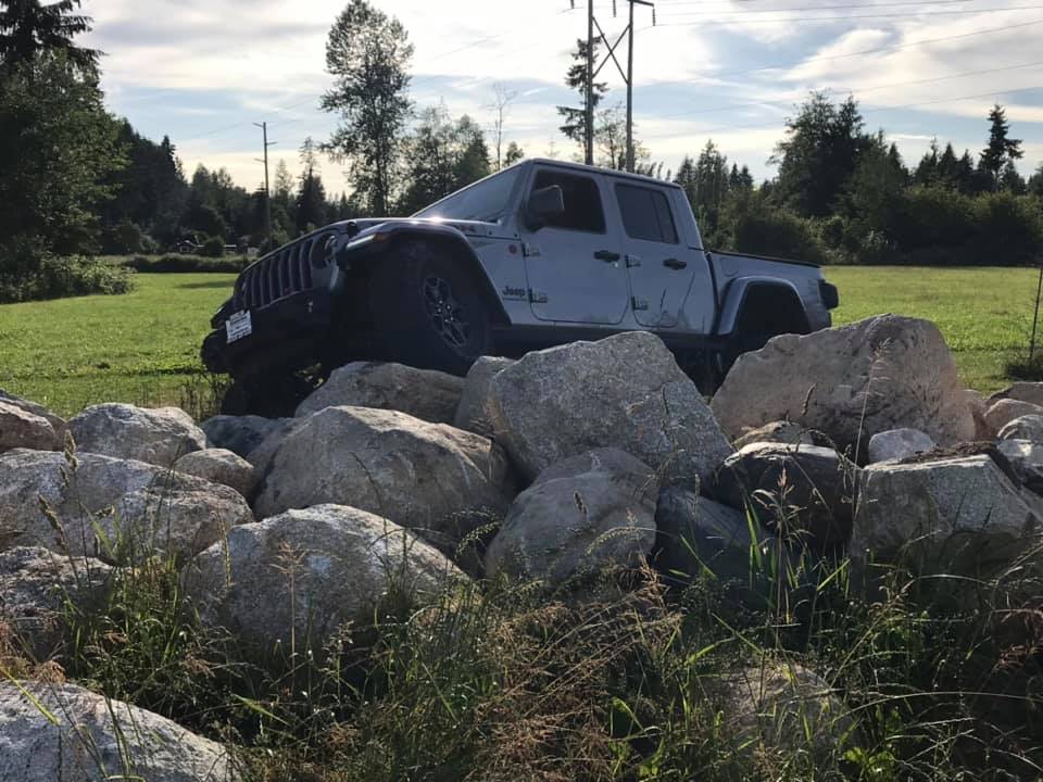 Jeep Gladiator BosRacing JT PreRunner 64436997_2209249569144924_1000420766547705856_n