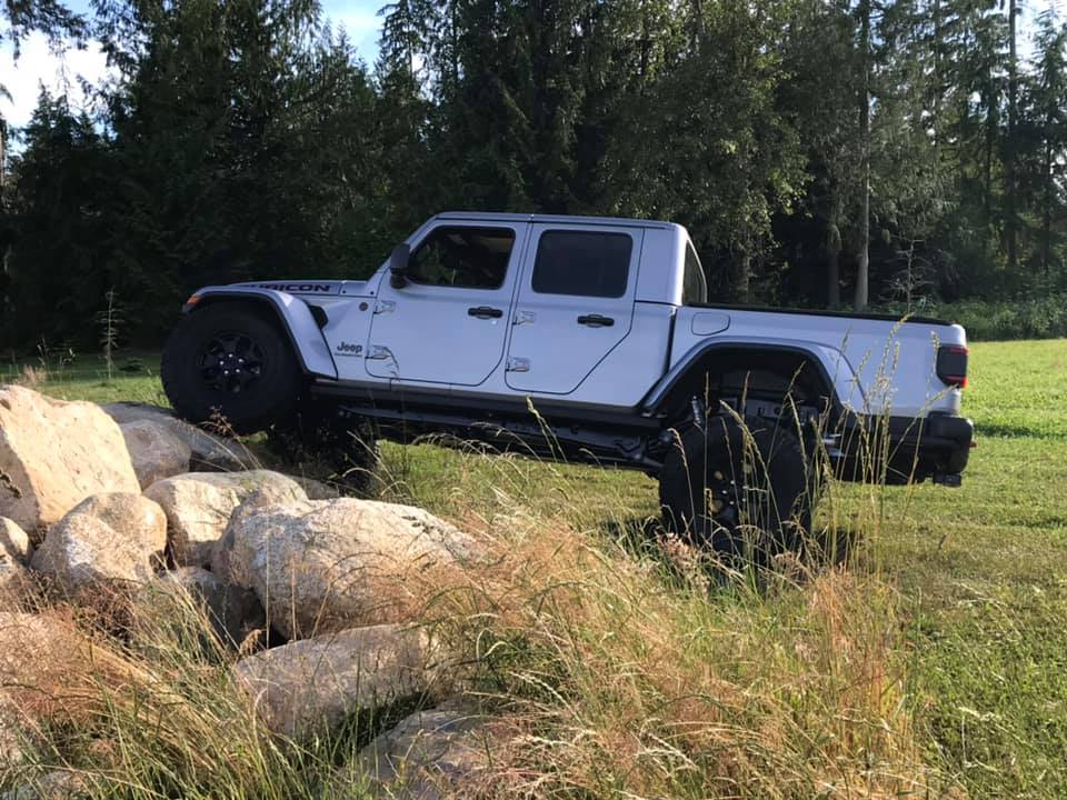 Jeep Gladiator BosRacing JT PreRunner 64617537_2209249585811589_4562939032970985472_n