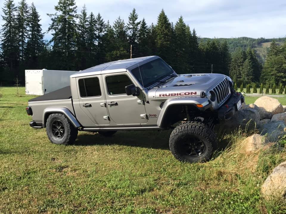 Jeep Gladiator BosRacing JT PreRunner 64647878_2209249612478253_148850466829107200_n