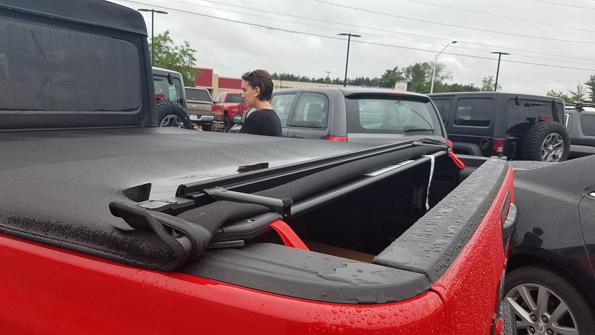 Jeep Gladiator All questions answered on OEM Soft Tonneau Cover? 20190616_121126