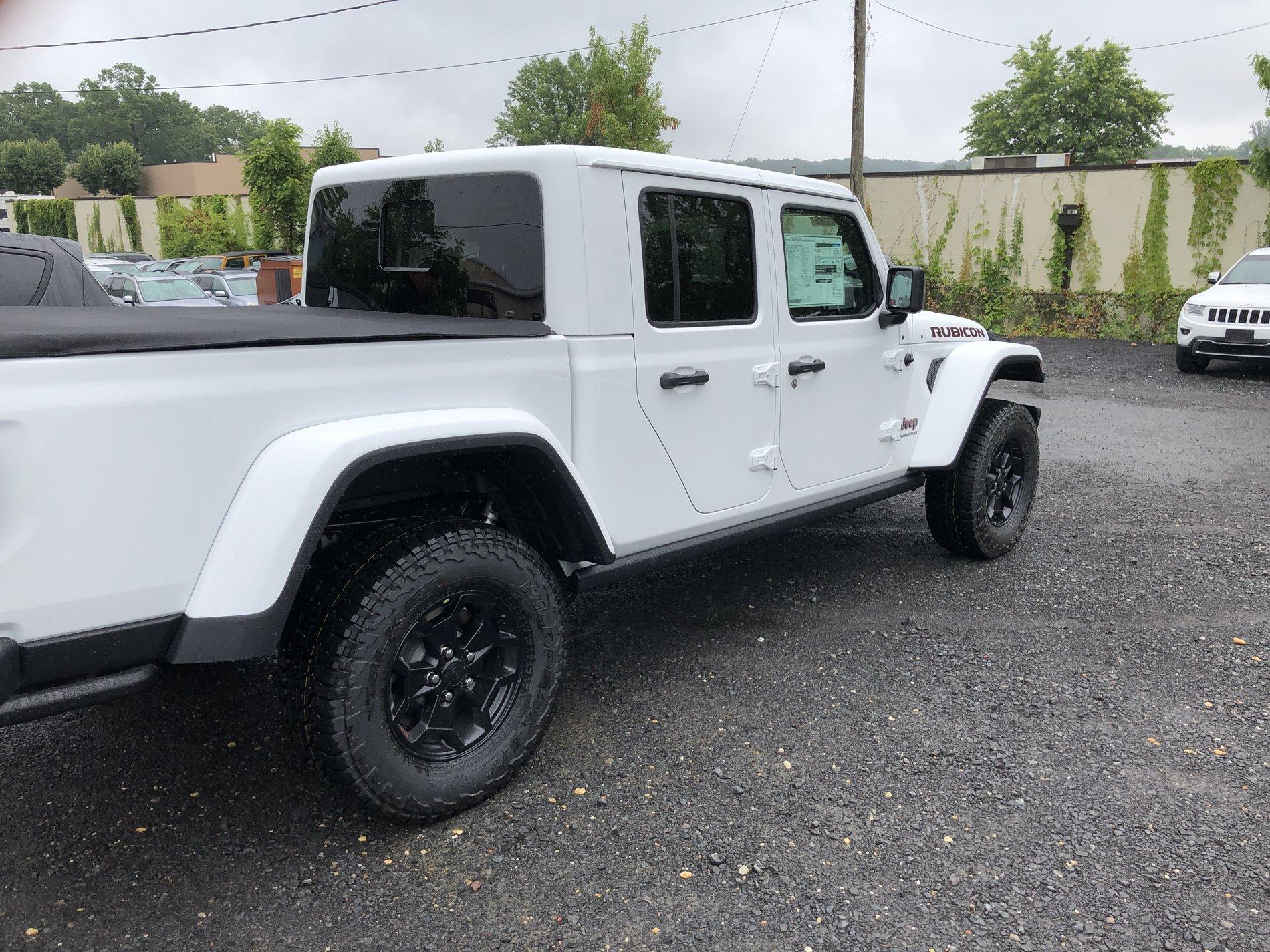 Jeep Gladiator Launch Edition Buyers Club 3E6C9E4C-12D0-4E80-9E70-F765B9BB9844