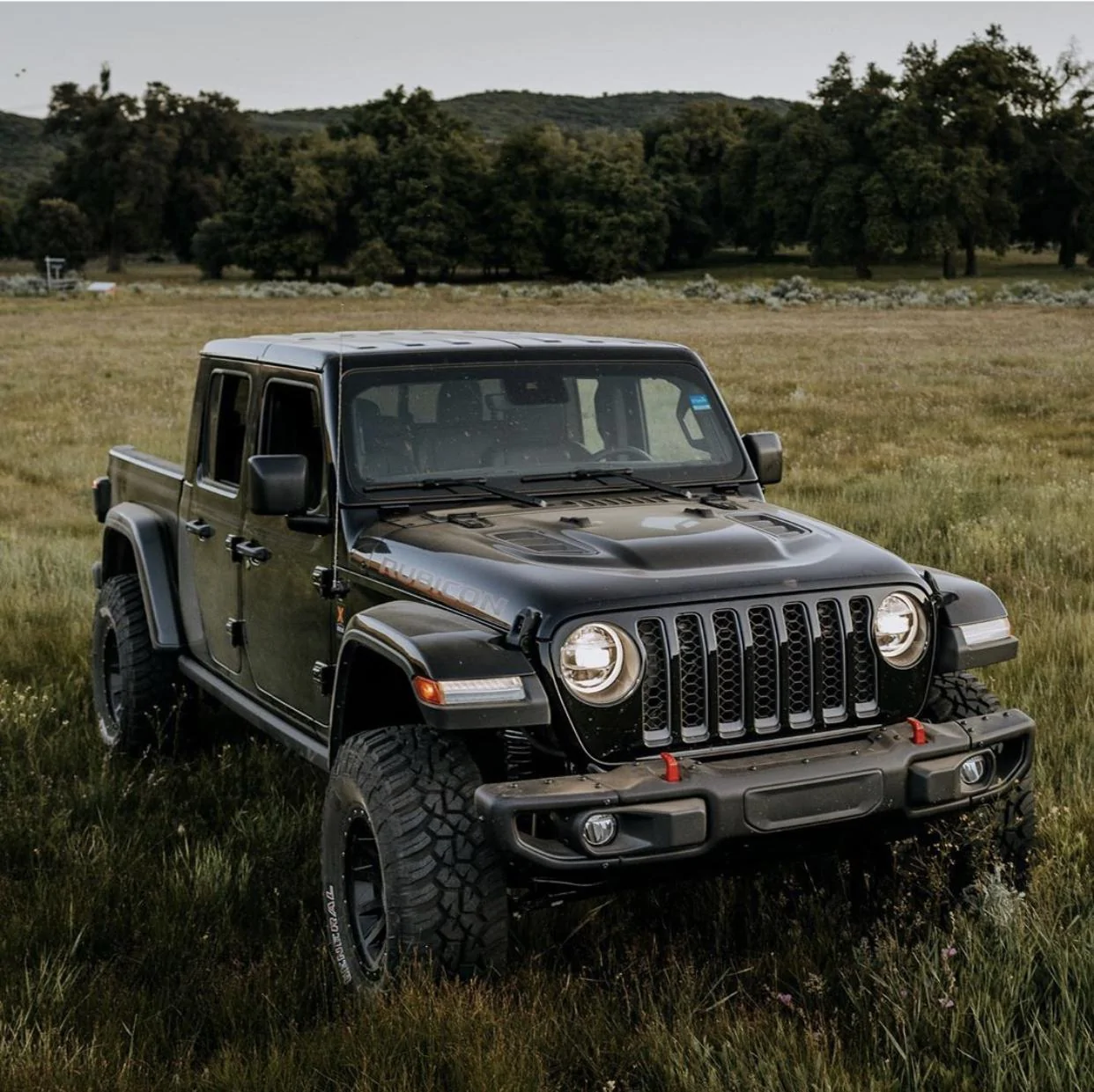 Jeep Gladiator BLACK Gladiator JT Club 4B87AE88-5B2C-4C01-AEAD-002ECC790D92