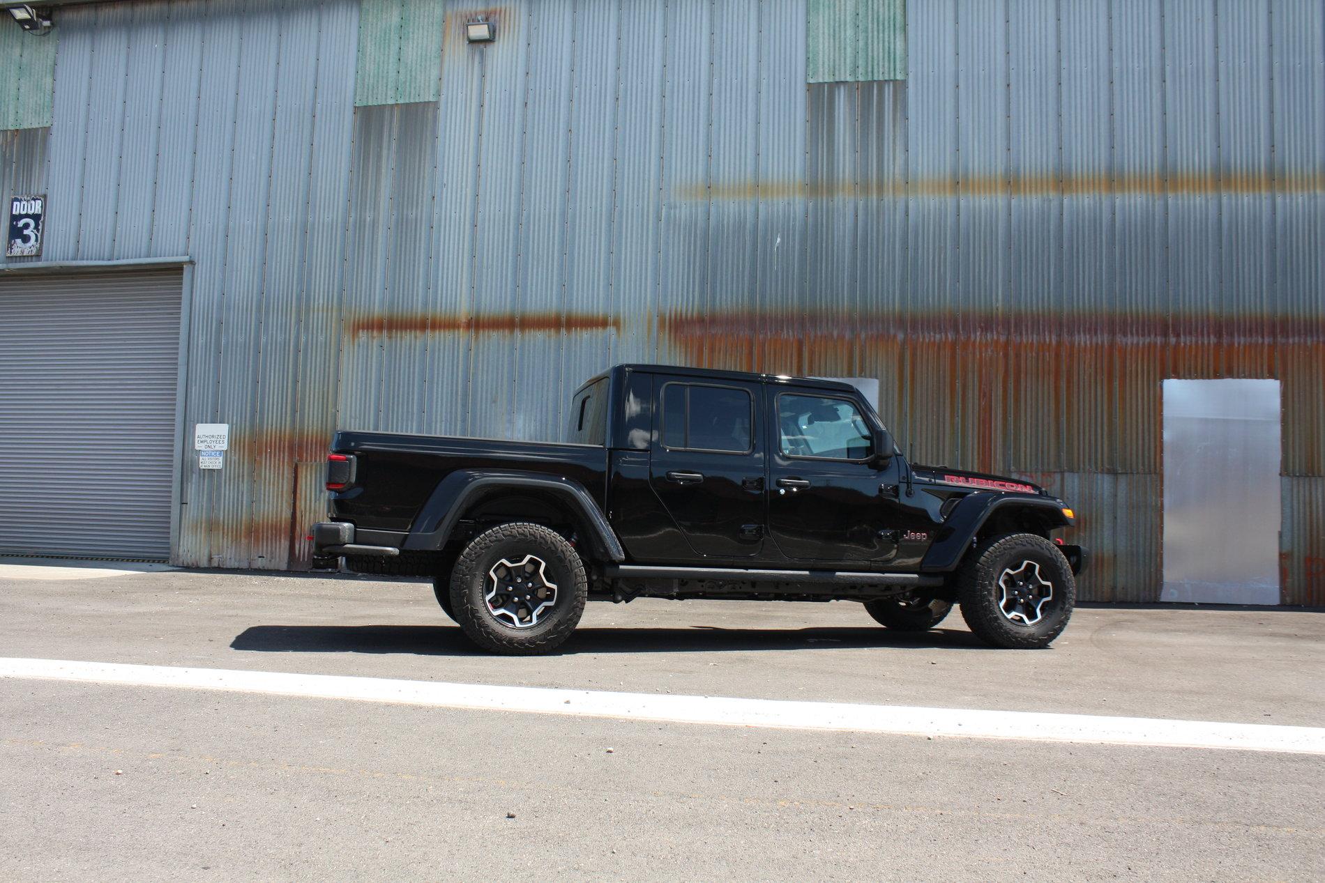 Jeep Gladiator BLACK Gladiator JT Club IMG_5451.JPG