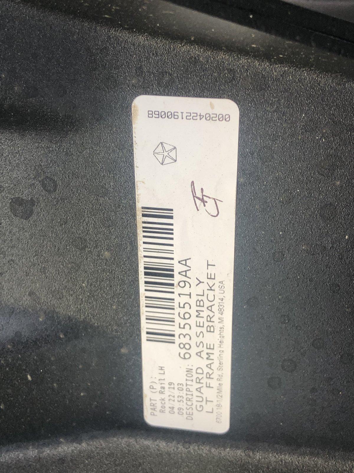 Jeep Gladiator Rubicon rear rock rails 13666724-1A3E-453F-AB19-3FDB9C413C28