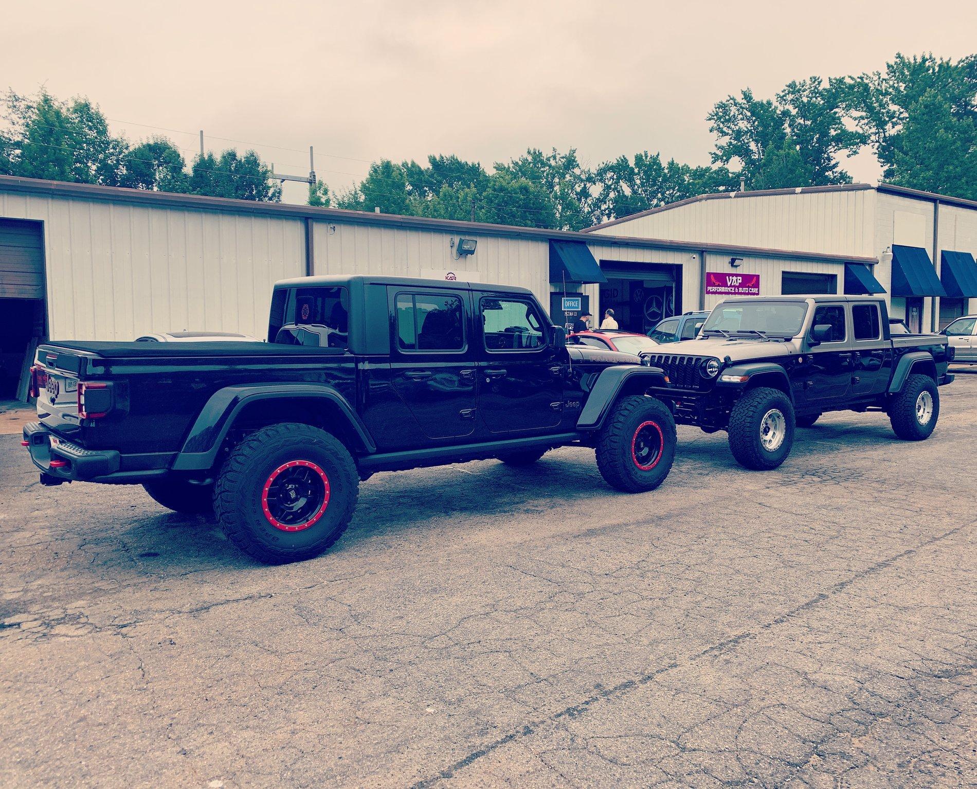 Jeep Gladiator Saw another JT at the Shop this Morning! 151D9980-CC11-476F-B6D7-612CA45A8E9B