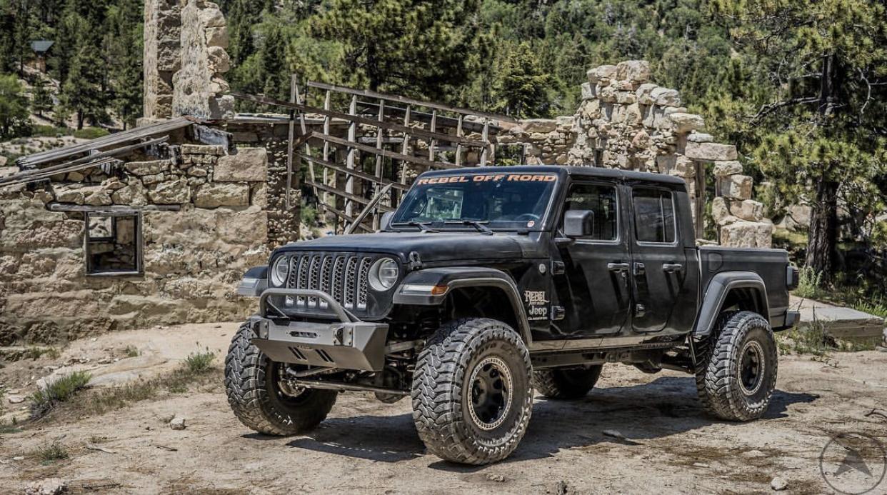 Jeep Gladiator BLACK Gladiator JT Club 4206C978-0B8F-4137-A3B9-915290A226C1