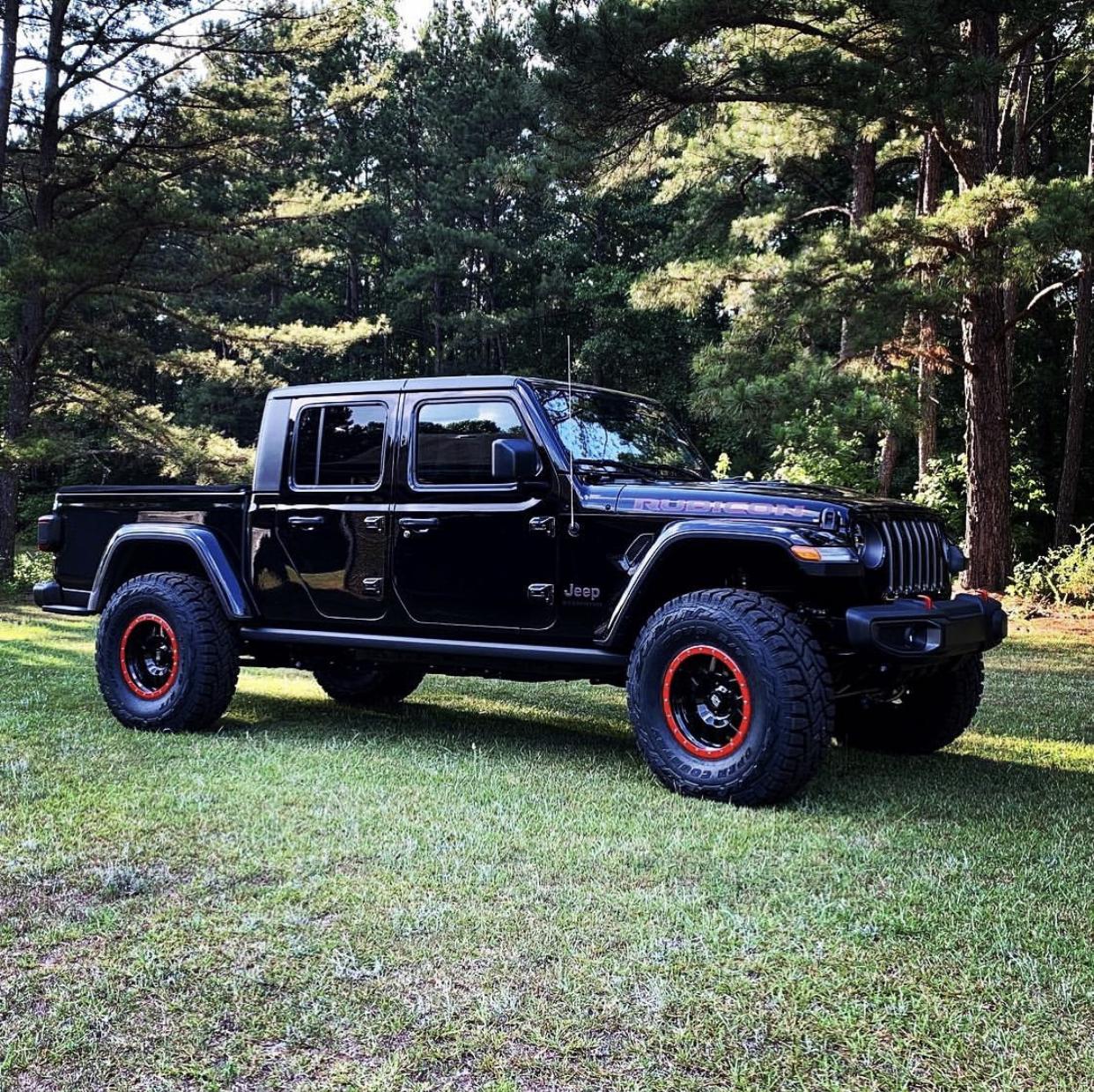 Jeep Gladiator BLACK Gladiator JT Club E6F0468A-D99B-4AFB-8E11-062050E331A4