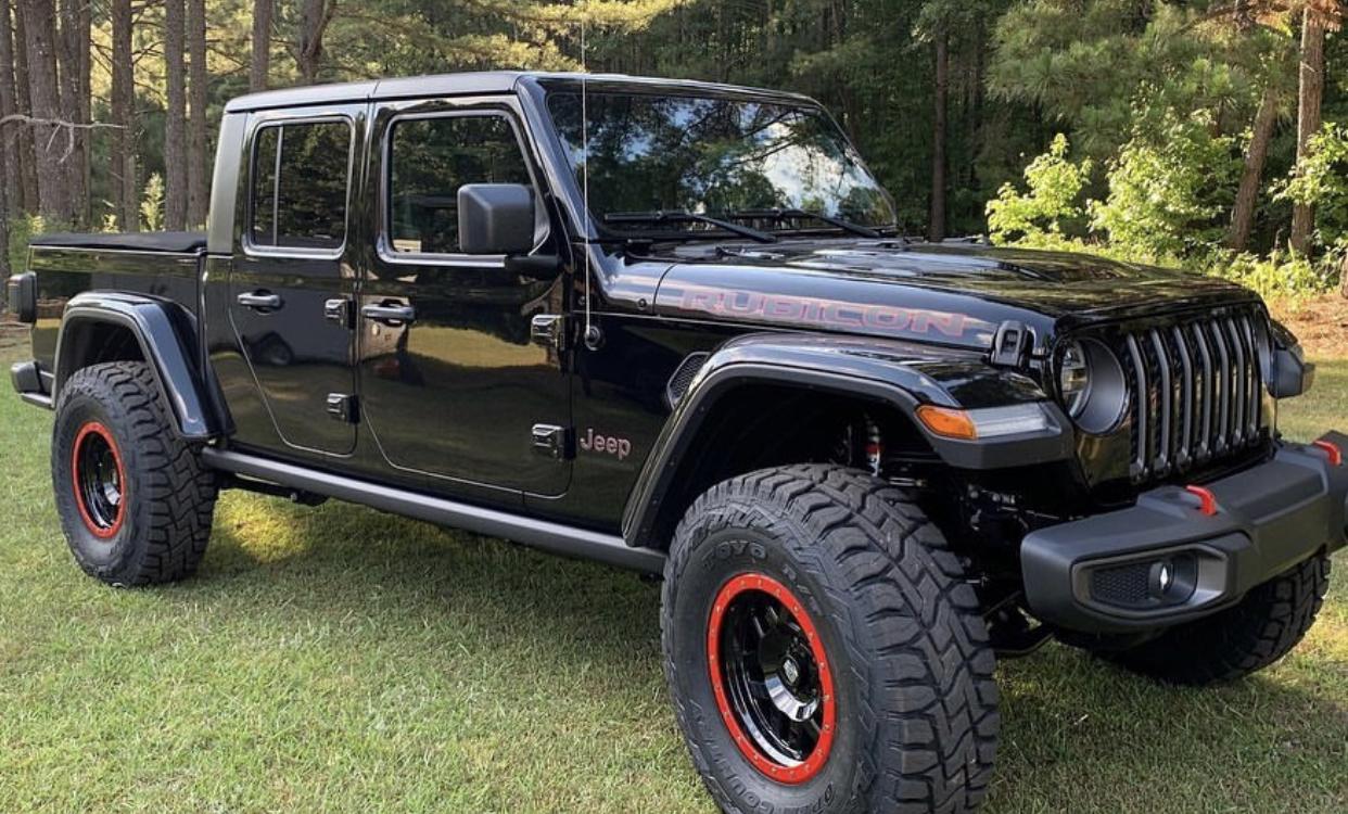 Jeep Gladiator BLACK Gladiator JT Club 5C2C5883-E36D-4B50-A492-3ECF3029CAA5