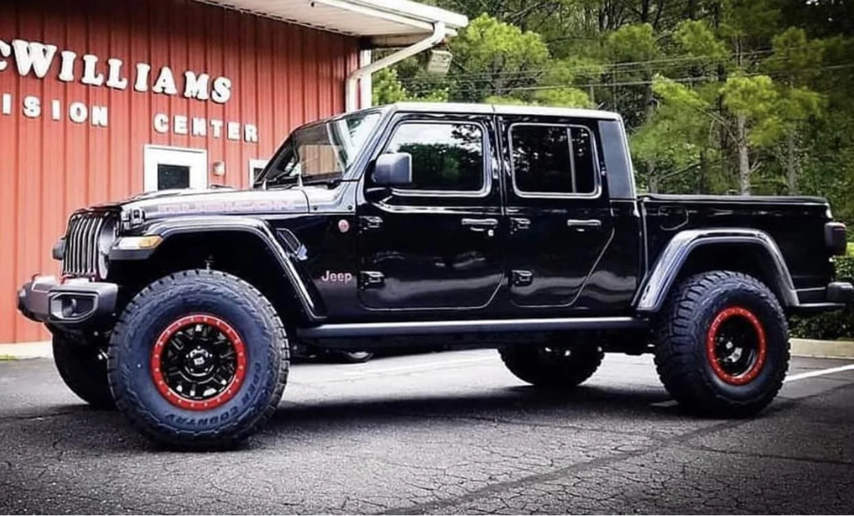 Jeep Gladiator BLACK Gladiator JT Club 38AB4E76-1F53-4DA1-ACBD-525FC4D49468