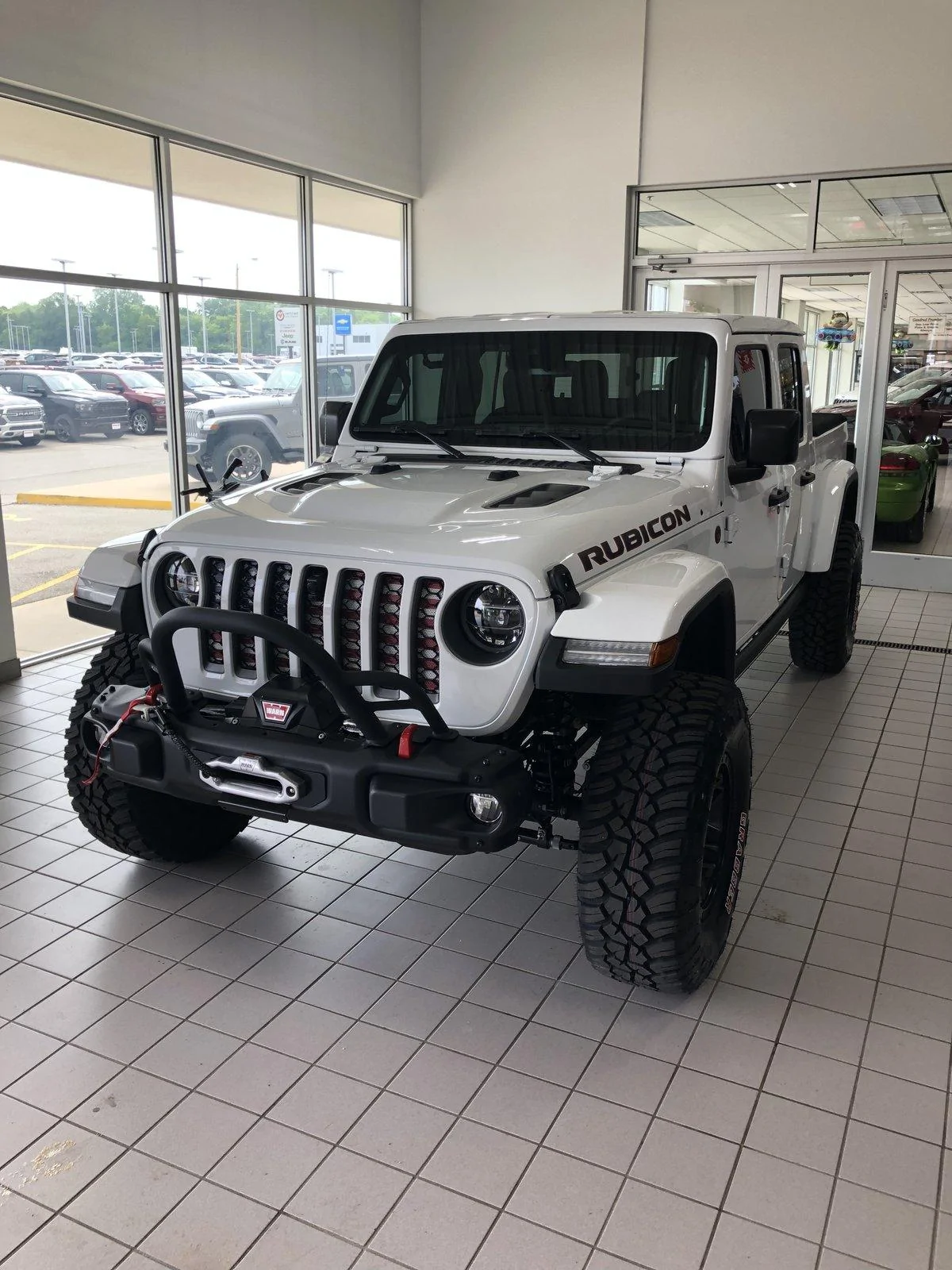 Jeep Gladiator BRIGHT WHITE Gladiator JT Club BCFF7C85-B74E-4EDF-B4A3-E58E99293FD3