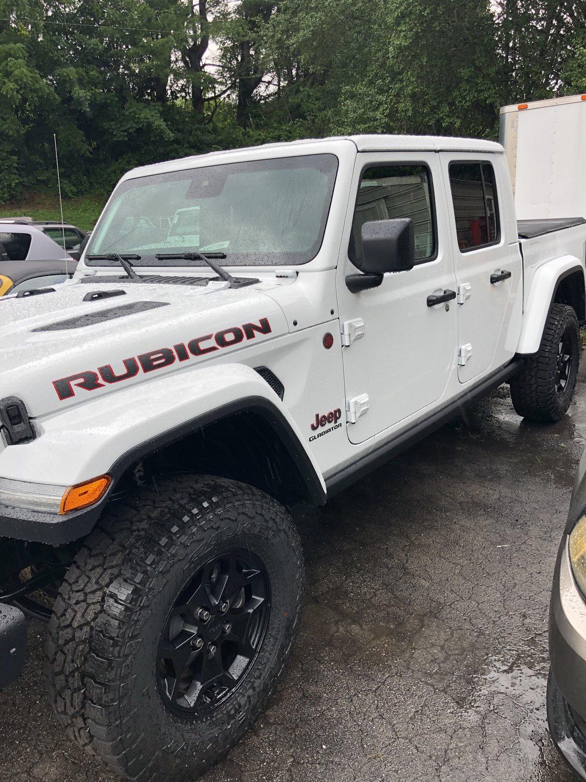 Jeep Gladiator LAUNCH EDITION Gladiator JT Club 957F8B5F-B4BC-47A4-A58D-433E9E521412