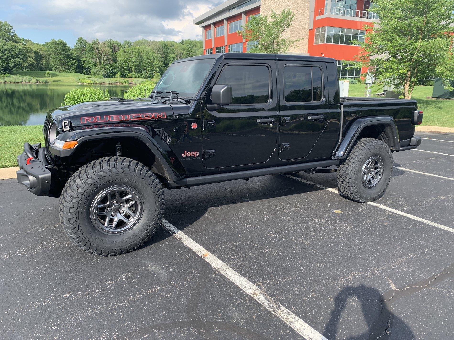 Jeep Gladiator BLACK Gladiator JT Club IMG_4141.JPG
