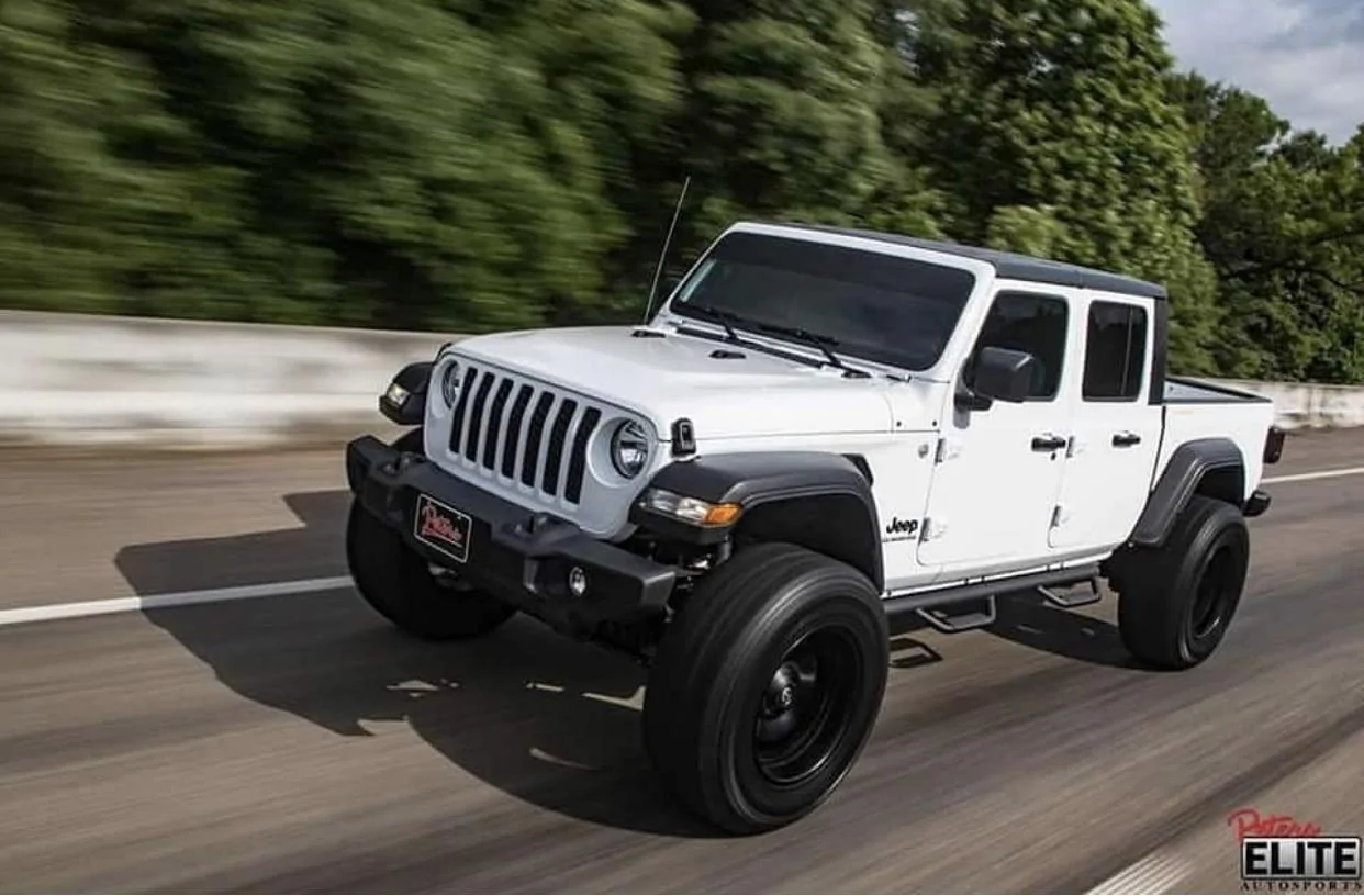 Jeep Gladiator BRIGHT WHITE Gladiator JT Club E08BE3D6-8BD9-4408-93B9-8EAF9B6C8771