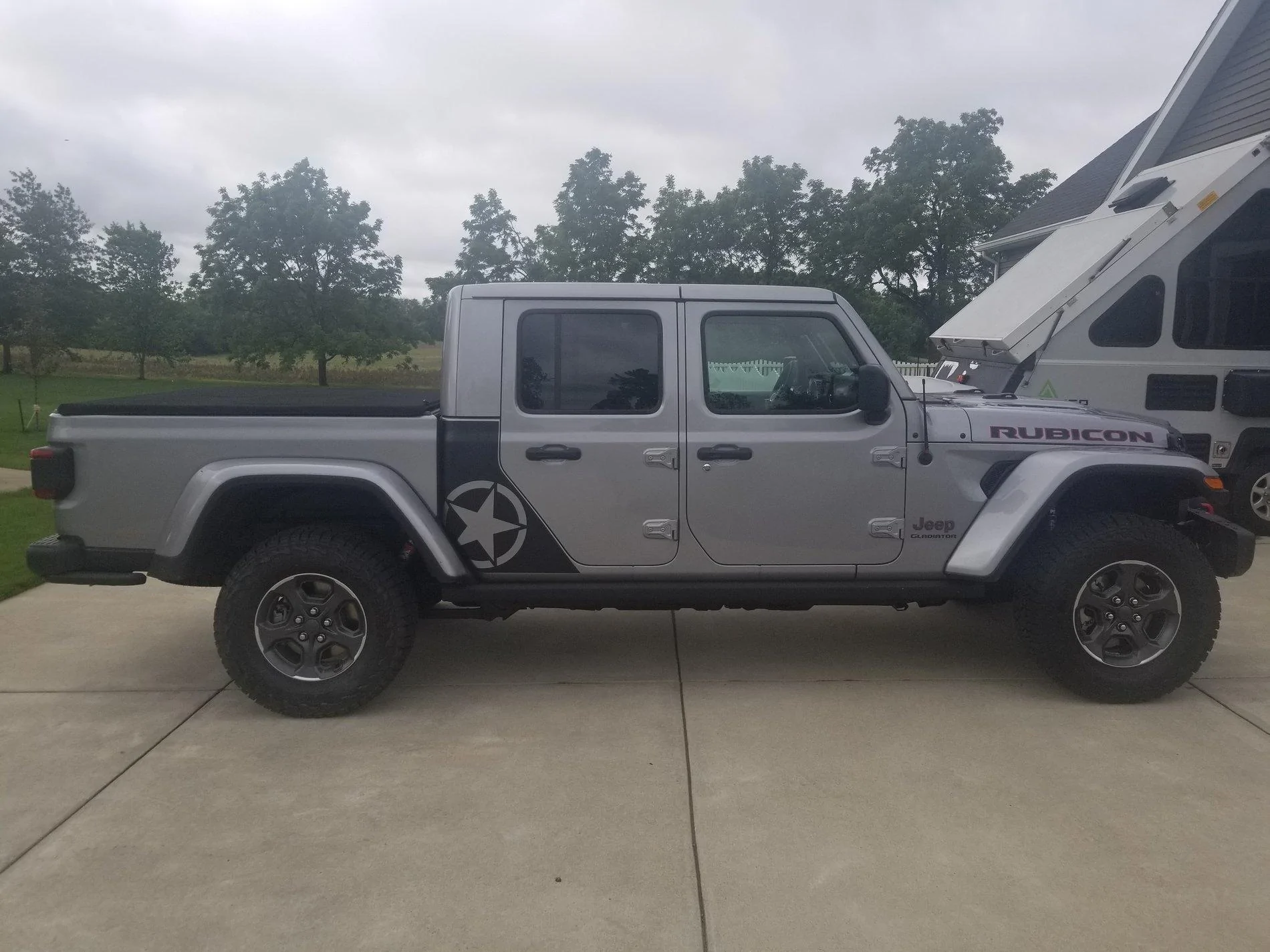 Jeep Gladiator BILLET SILVER Gladiator JT Club 20190616_095155
