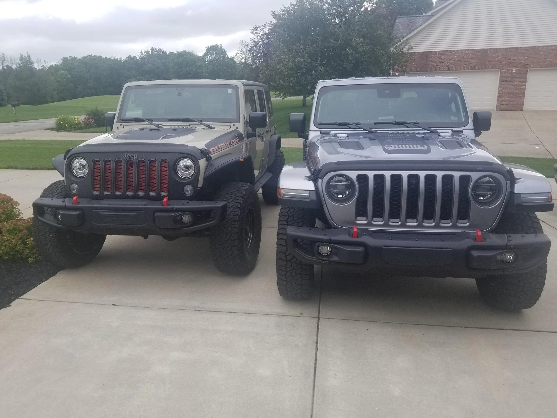 Jeep Gladiator Jeeps Parking Next To Jeeps 20190616_095336
