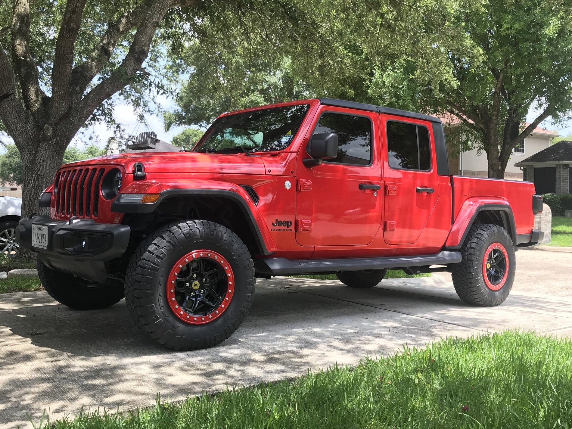 Jeep Gladiator FIRECRACKER RED Gladiator JT Club 0F9619A8-C6B9-41AD-9F7D-E4DBEA2A9463