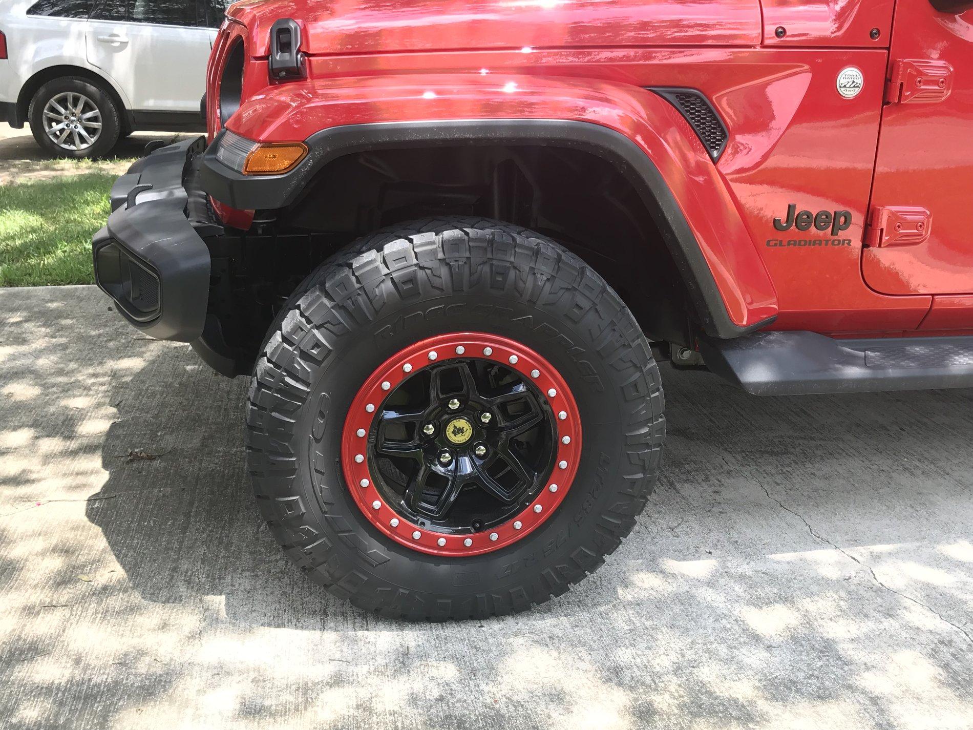 Jeep Gladiator FIRECRACKER RED Gladiator JT Club A752C130-C15D-4125-836D-D8FB128B46FB