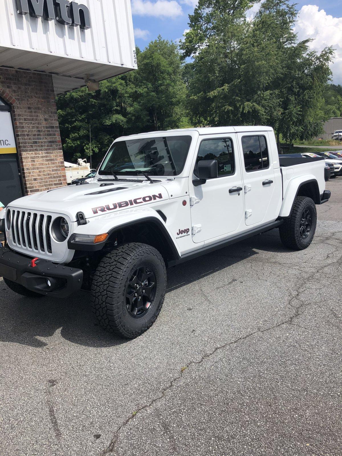 Jeep Gladiator BRIGHT WHITE Gladiator JT Club 30E9A196-6716-4AA2-A5DB-3F513FB23989