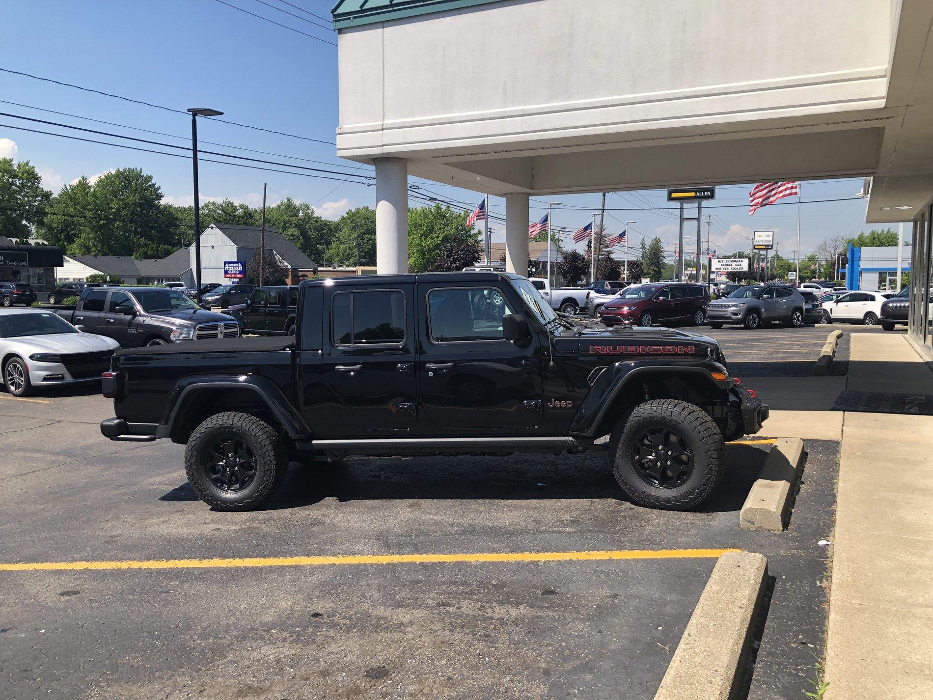 Jeep Gladiator Launch Edition Buyers Club 95D264B3-0172-4052-BEB3-3D6E5125BD48