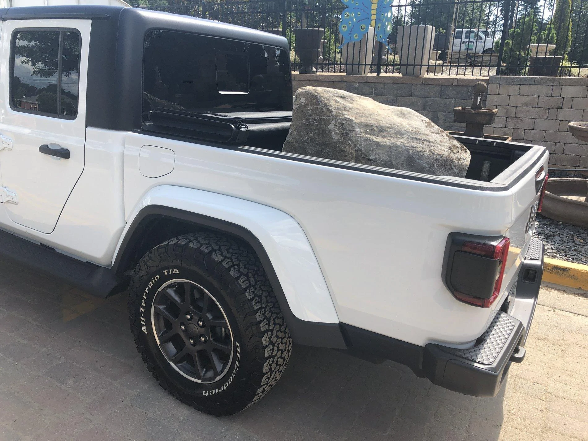Jeep Gladiator Not Plywood 5A0B99A5-DFEB-4083-AE3D-2D8FE6145348