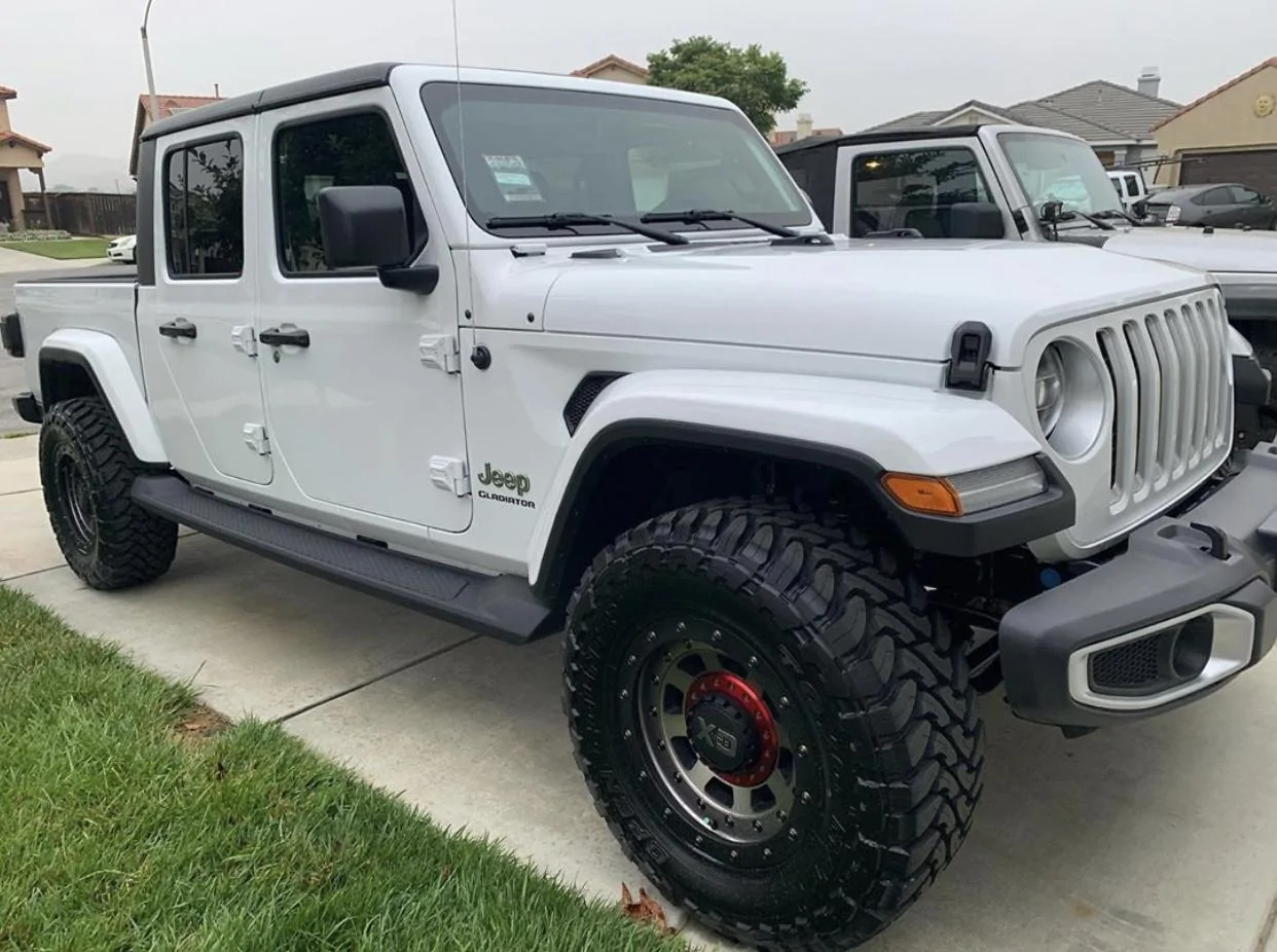 Jeep Gladiator BRIGHT WHITE Gladiator JT Club 02FB2038-D85F-4437-9D89-8A2E0DFDE20F