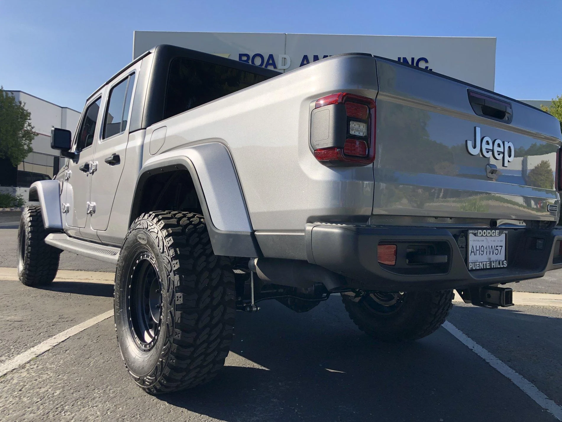 Jeep Gladiator JT photos with Lift by Fabtech 2.5-3" lift IMG_1286