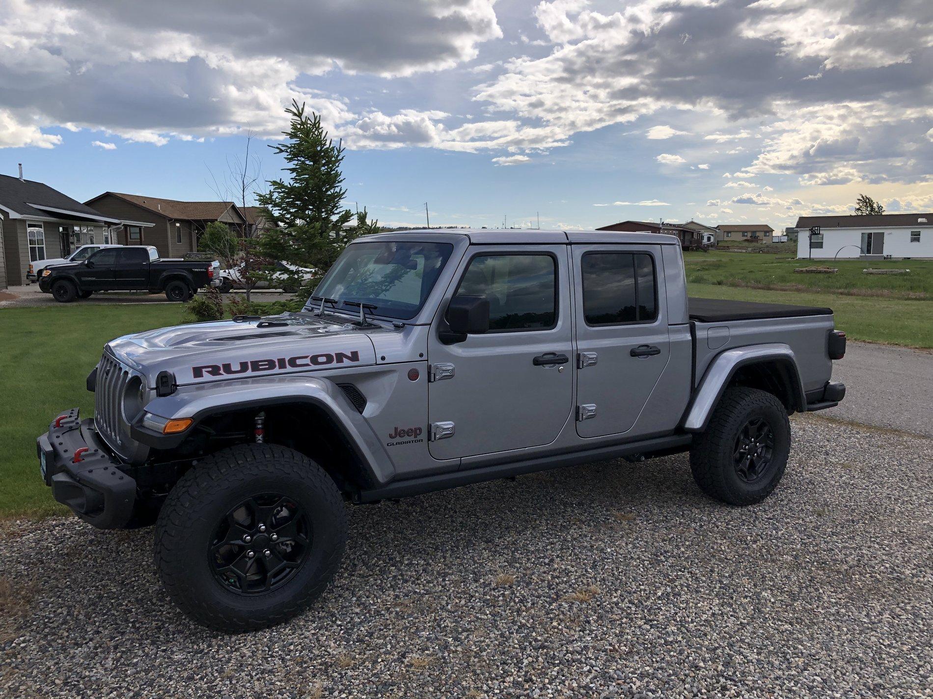 Jeep Gladiator LAUNCH EDITION Gladiator JT Club IMG_0758[1].JPG
