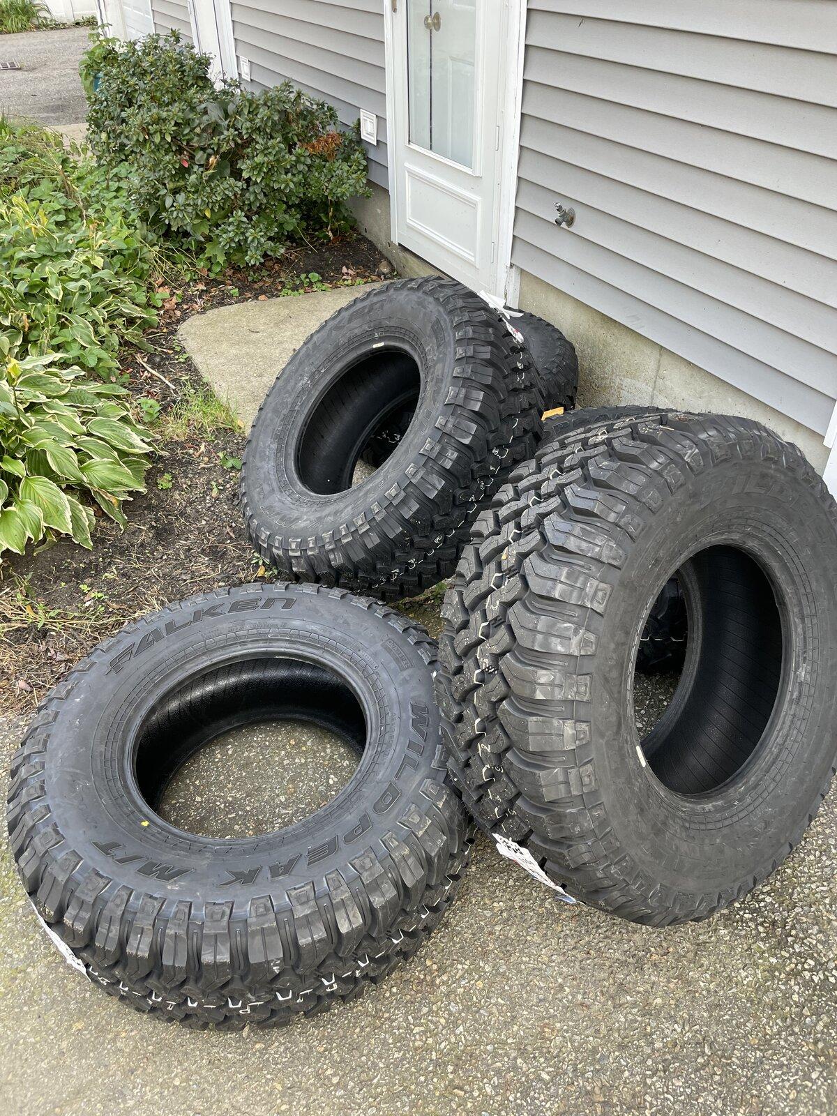 Jeep Gladiator Wildpeak M/T 35x12.5x17- 0 miles 46496D88-C7F0-457F-B002-3935DA533F2E