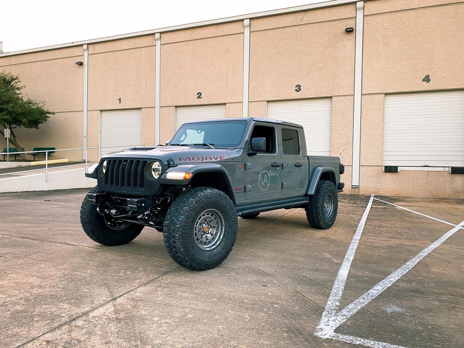 Jeep Gladiator (VolatileA) Big Sur - 2021 Sting Gray Mojave Build B1855544-F7A3-4FB4-854D-603B592B703F