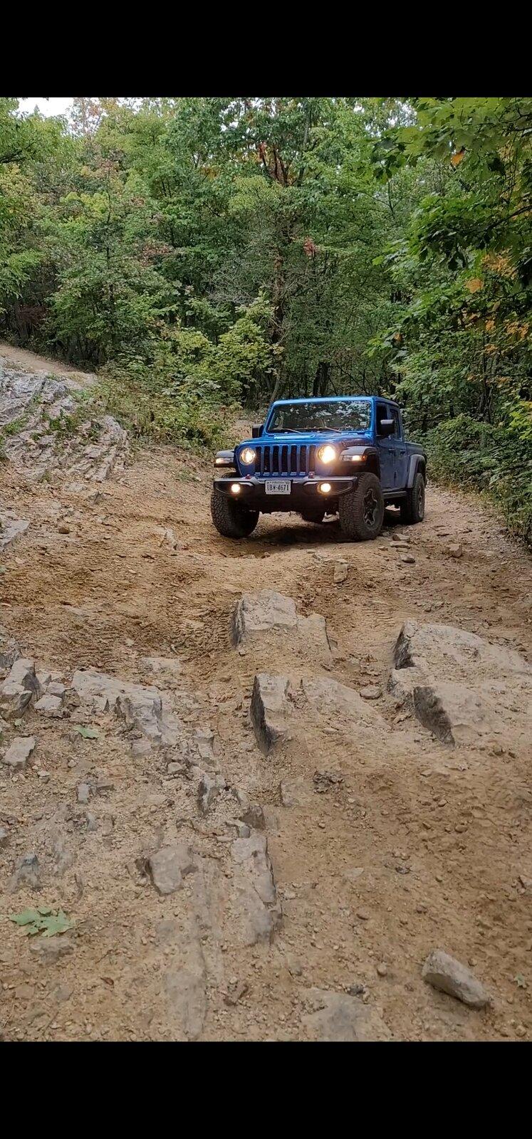 Jeep Gladiator Peter's Mill Run and Luray Caverns Screenshot_20211012-081821_Photos