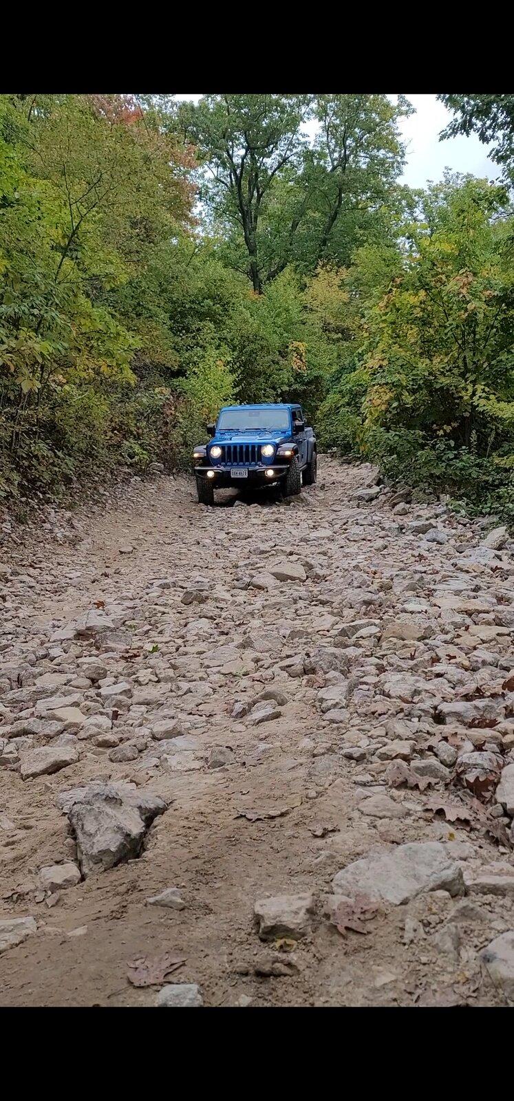 Jeep Gladiator Peter's Mill Run and Luray Caverns Screenshot_20211012-081918_Photos