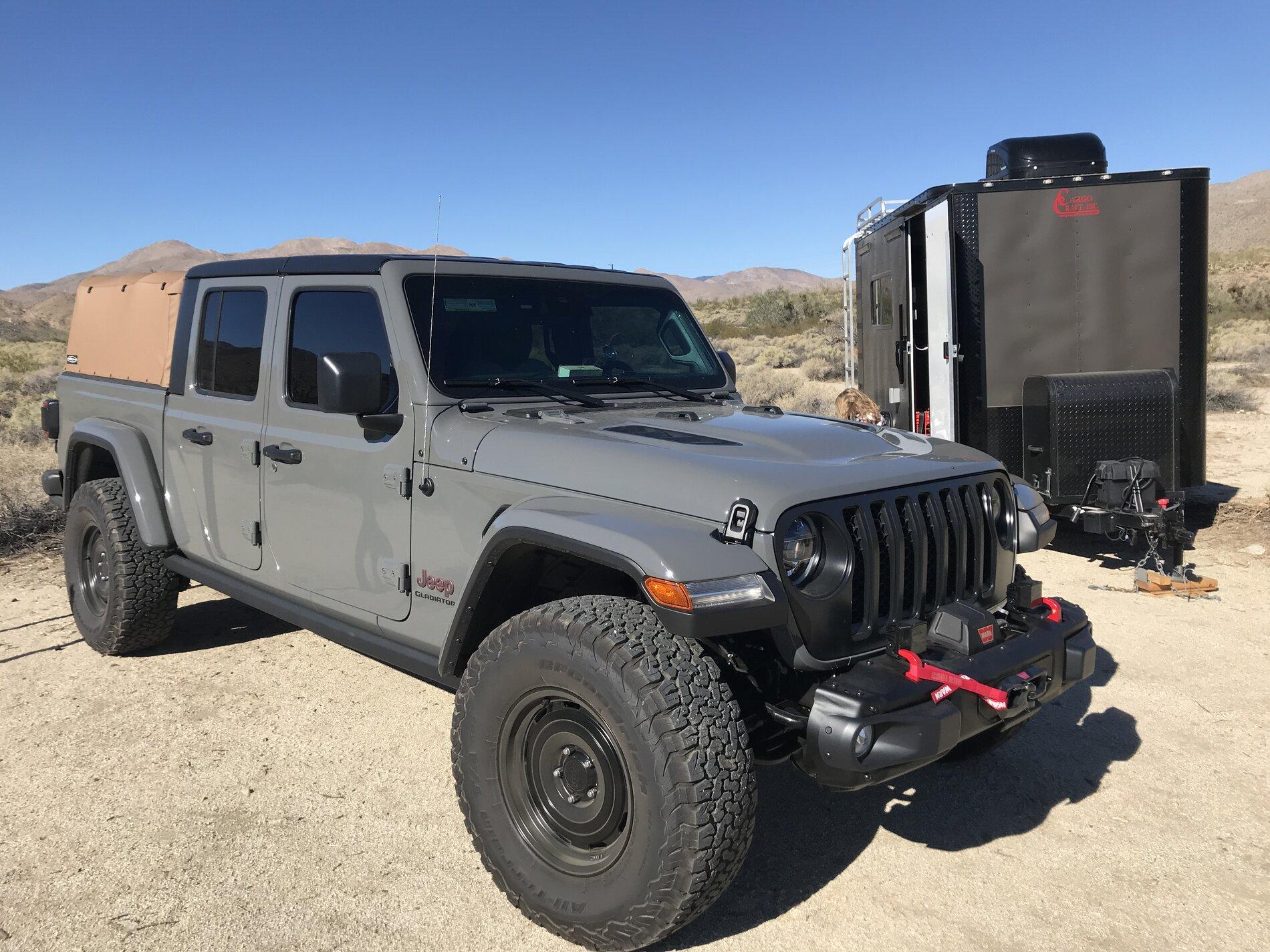 Jeep Gladiator Suntop Working on a Gladiator Product 756AE807-43A3-47B1-BE30-AECC64DE2979