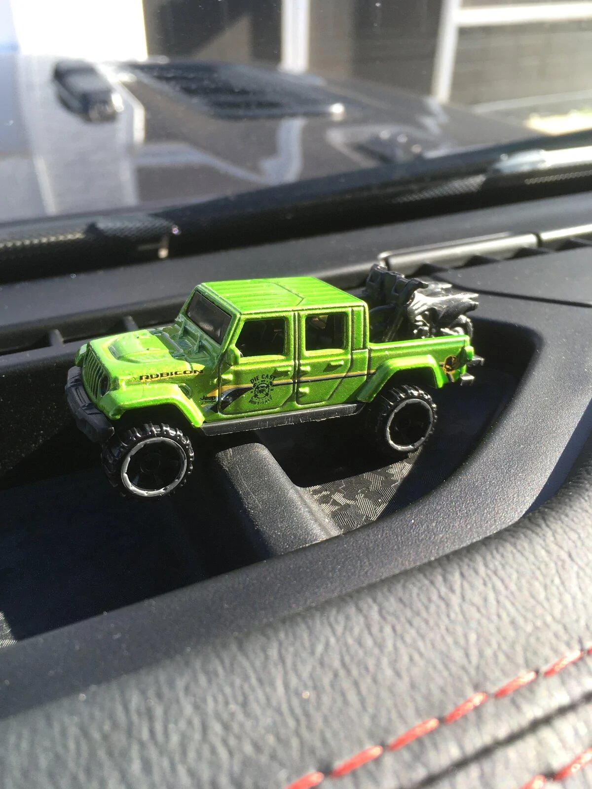 Jeep Gladiator Mountain Bikes - How are you guys carrying them?? F2E4B626-EE25-4484-84A3-14A051F2A5E9