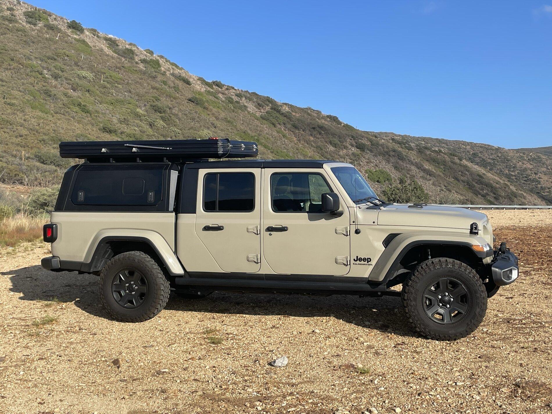 Jeep Gladiator RSI SmartCap with CVT Mt Hood RTT IMG_5230